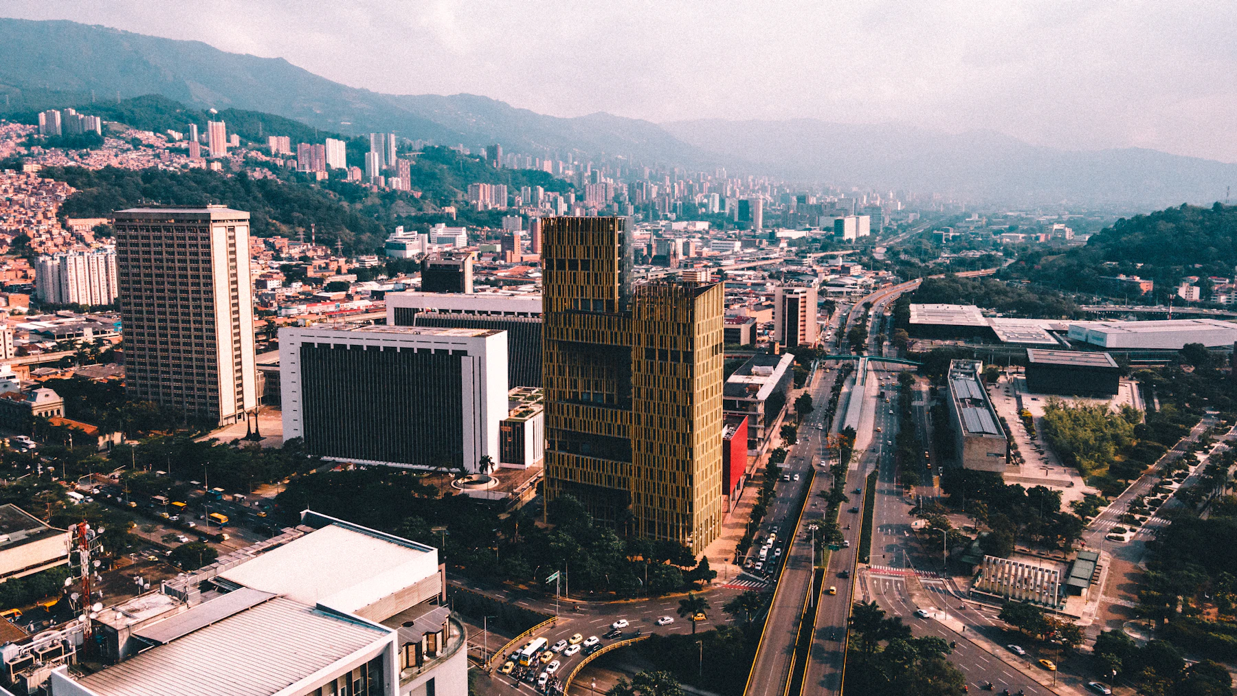 Avenida principal de Medellín, vista aérea
