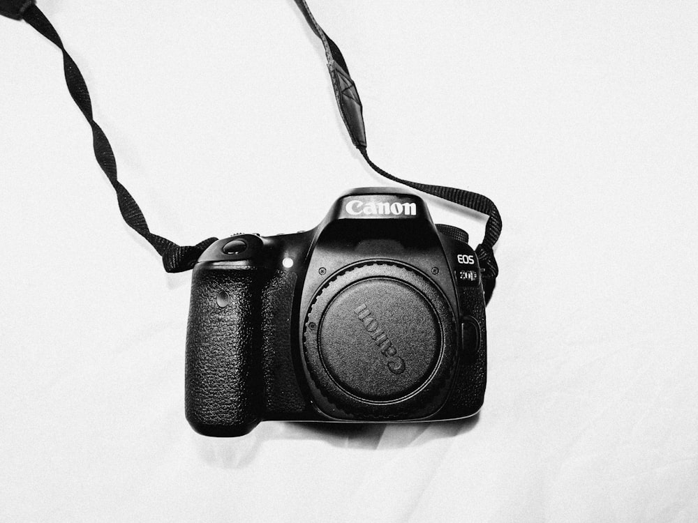 a black and white photo of a camera