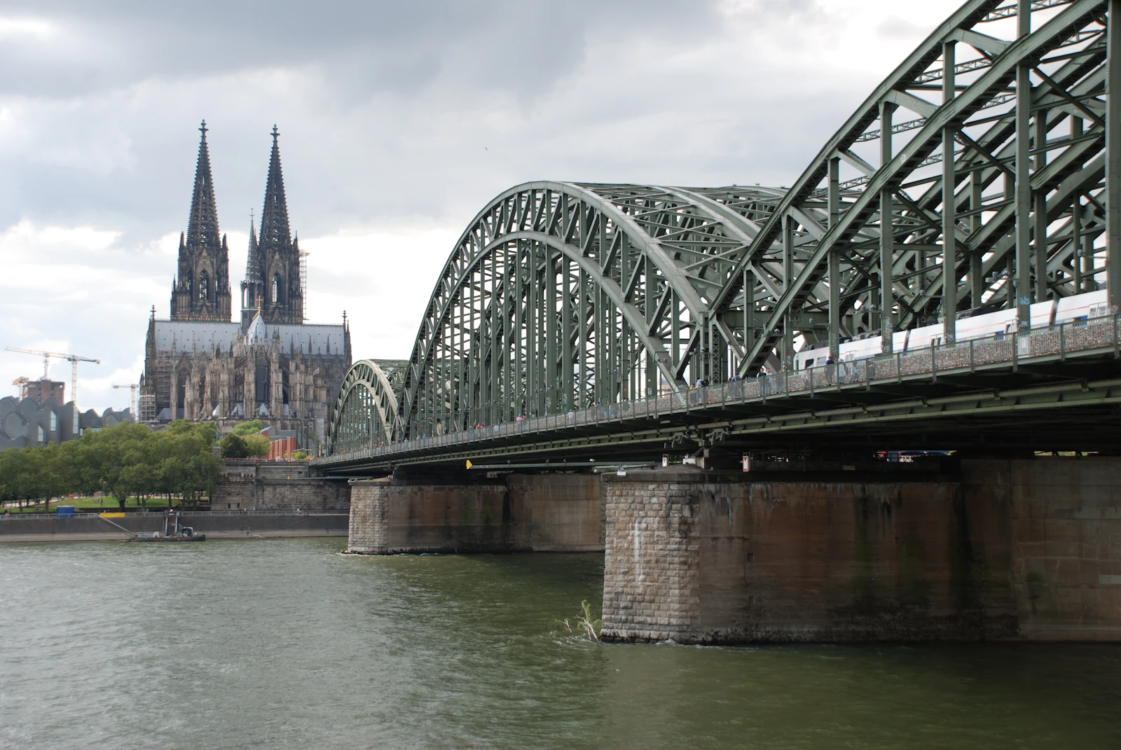 Excelsior Hotel Ernst: A Grande Dame Facing Cologne Cathedral