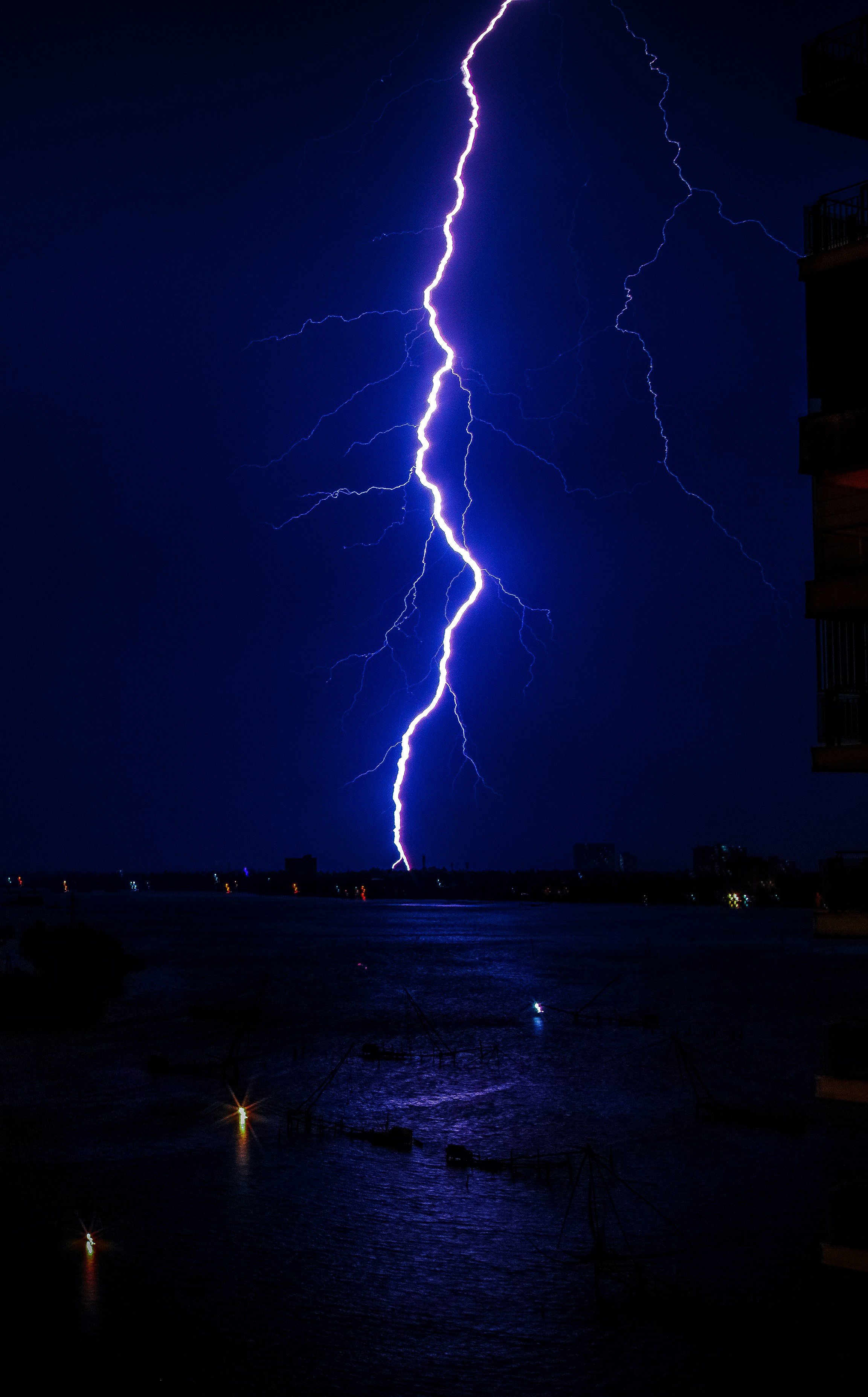 photo-1633830009825-556f4a106d74