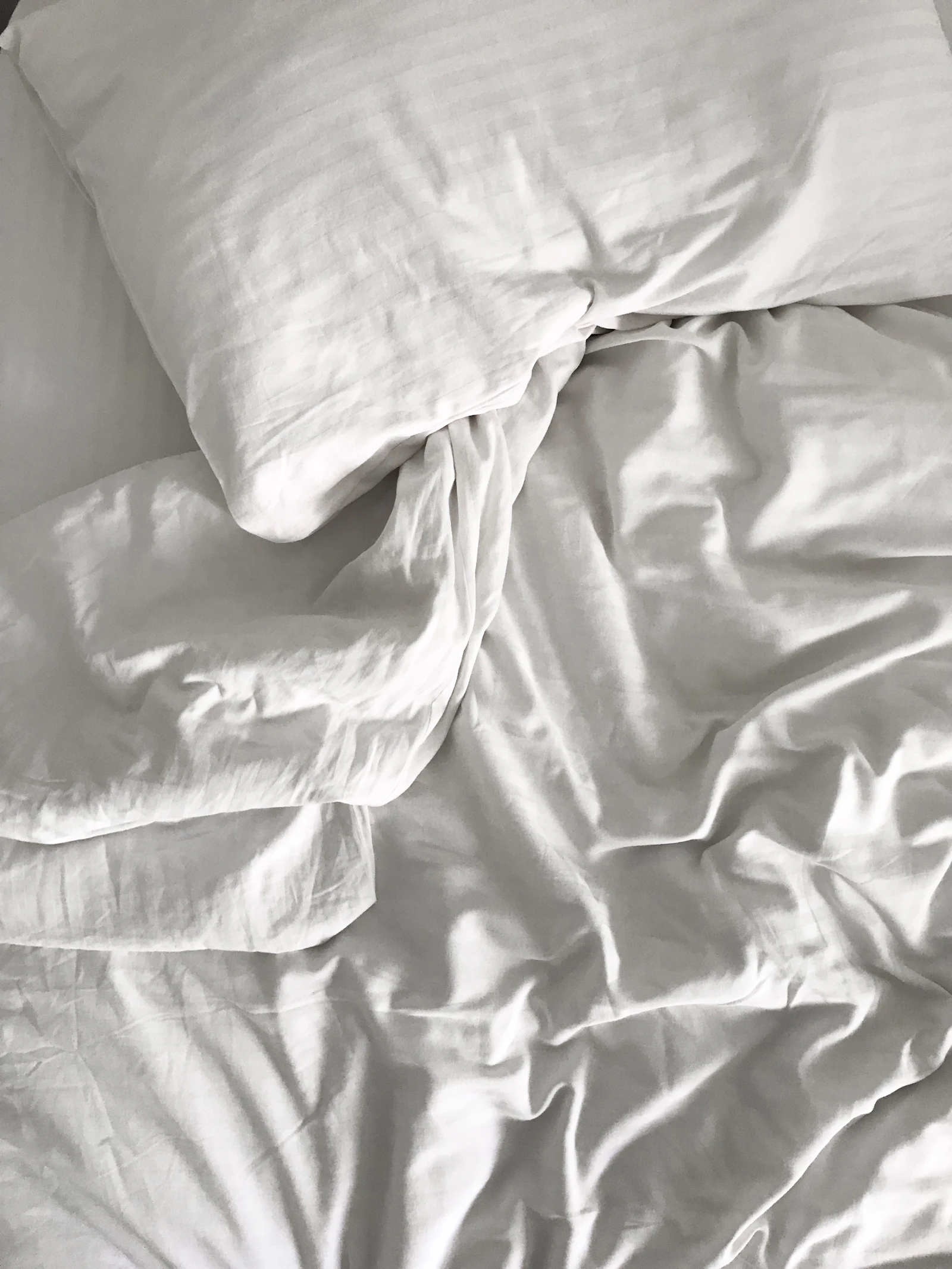 [{"question": "Do I need special sheets for an adjustable bed?", "answer": "You need correct pocket depth and strong elastic; match split-king vs one-piece sizing."}, {"question": "What is split king bedding?", "answer": "Often two twin XL fitted sheets on two mattresses side by side; top layers may still be king-sized."}, {"question": "Will bamboo sheets stay on better?", "answer": "Depth and elastic quality matter more than fiber; bamboo’s drape can feel comfortable on curves."}, {"question": "How do I measure pocket depth?", "answer": "Measure mattress height including protector and any topper; choose fitted sheets rated for that depth."}, {"question": "Can I use a king fitted on a split king?", "answer": "Usually no—use two twin XL fitteds unless your manufacturer specifies otherwise."}]