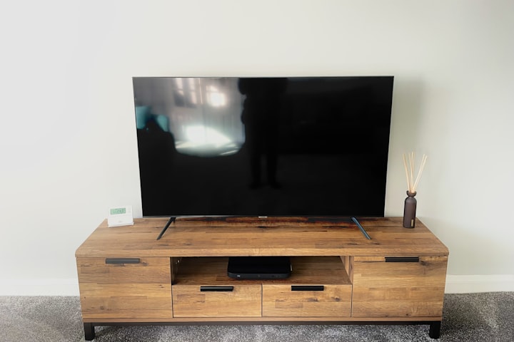 DIY TV Stand: How to Build Your Own Simple and Stylish Design 