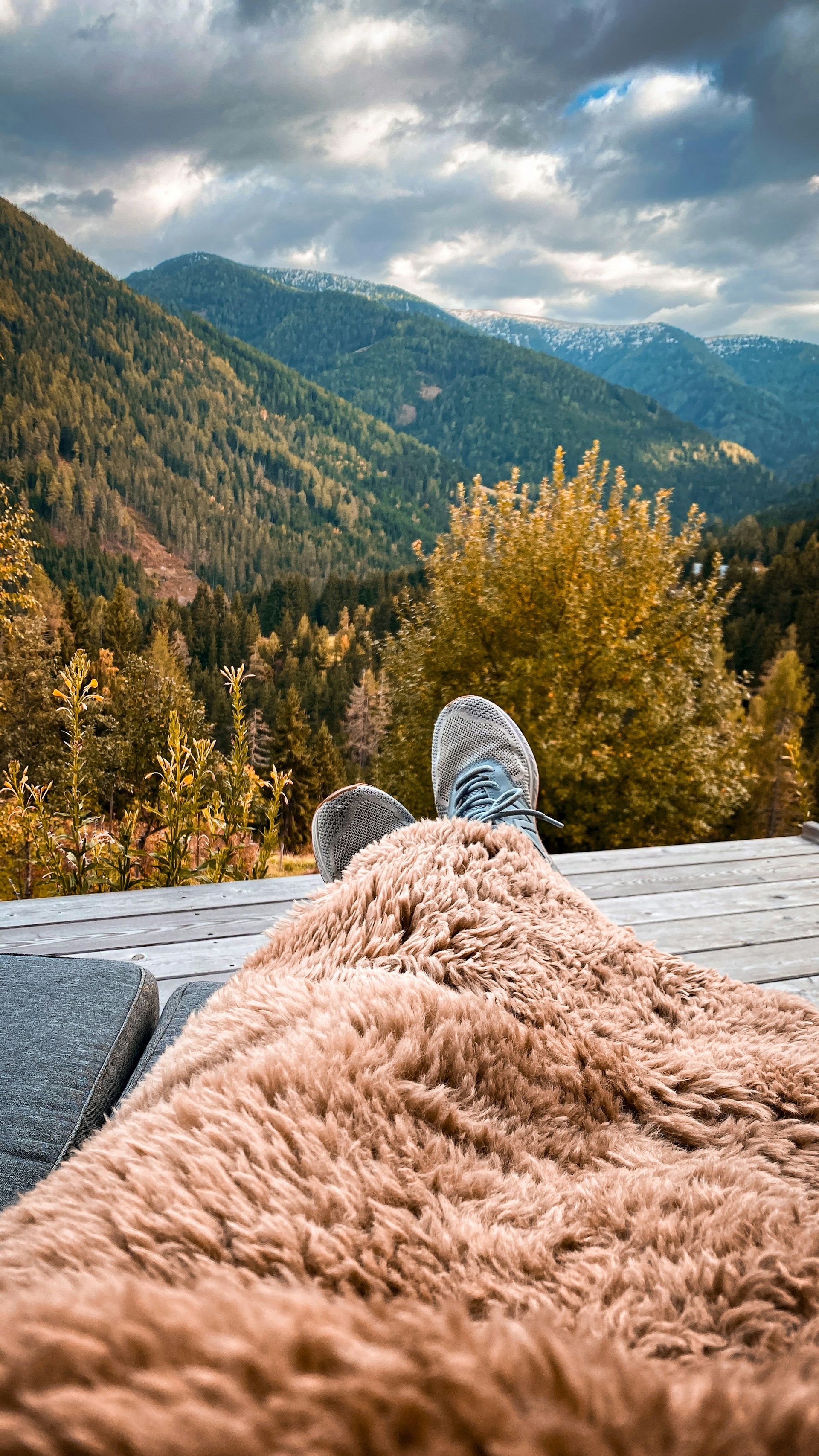 black and white bed linen