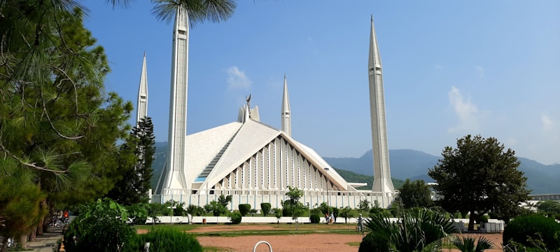 The Faisal Mosque in Islamabad surrounded by trees