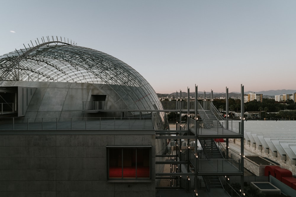 a building with a large dome on top of it