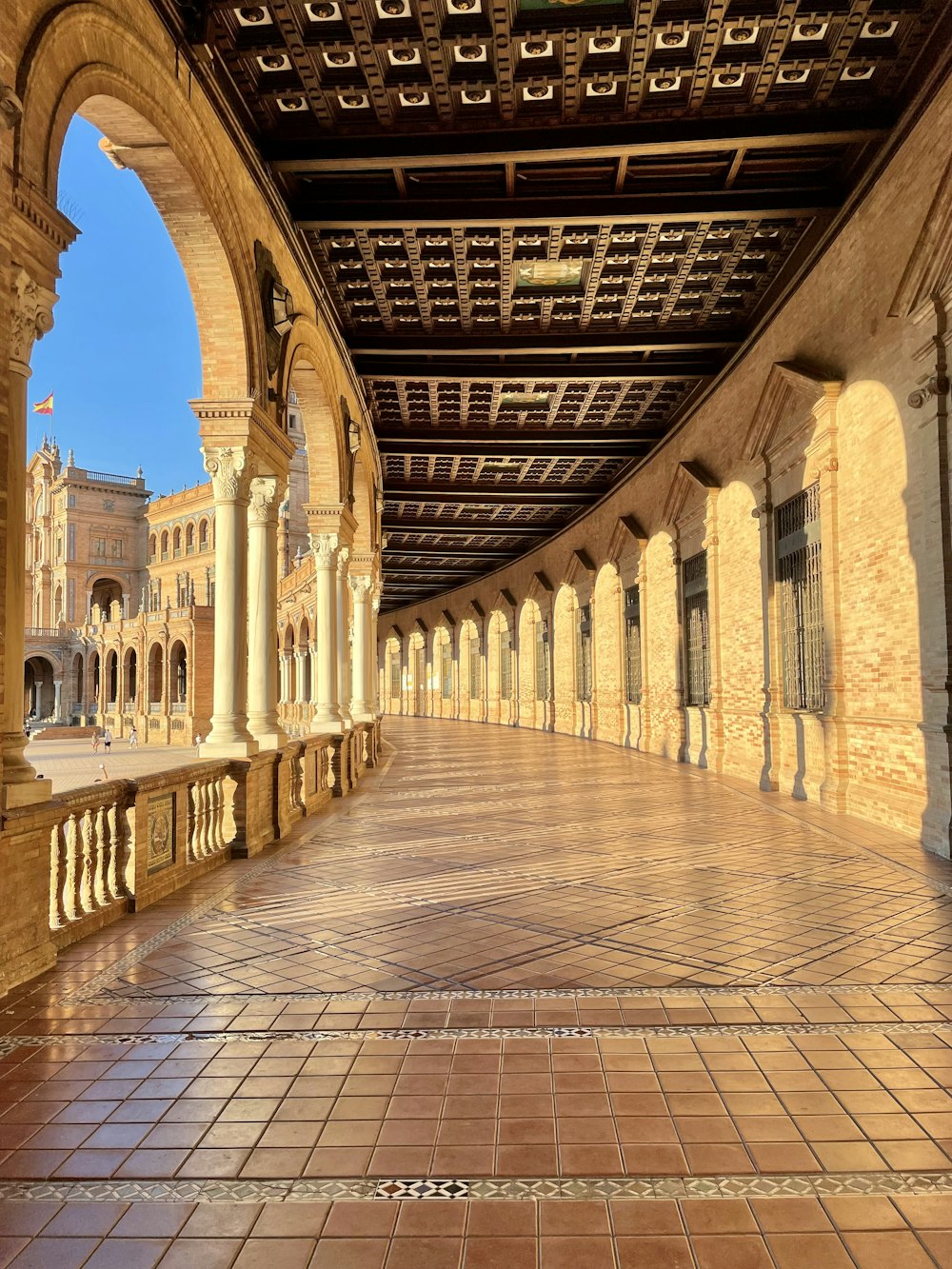 a large building with many arches and pillars