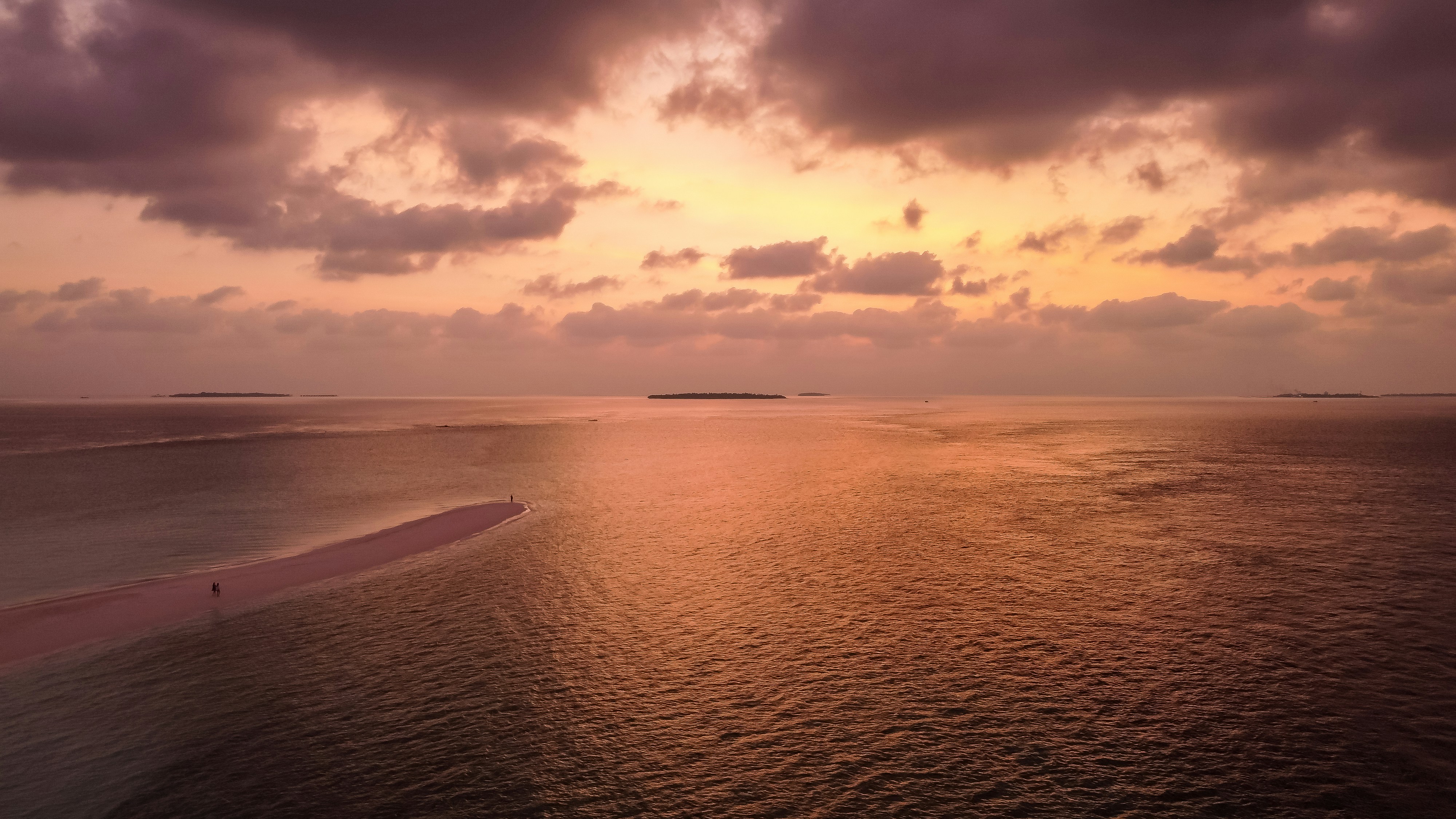 @MaldivesWeather: Kadhdhoo Airport Forecast -: Kadhdhoo Airport — °C- °C