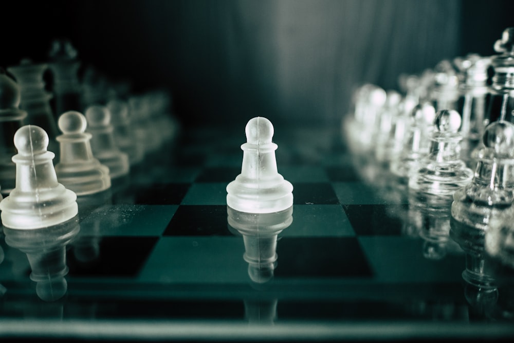 Foto Peças de xadrez em preto e branco – Imagem de Xadrez grátis no Unsplash