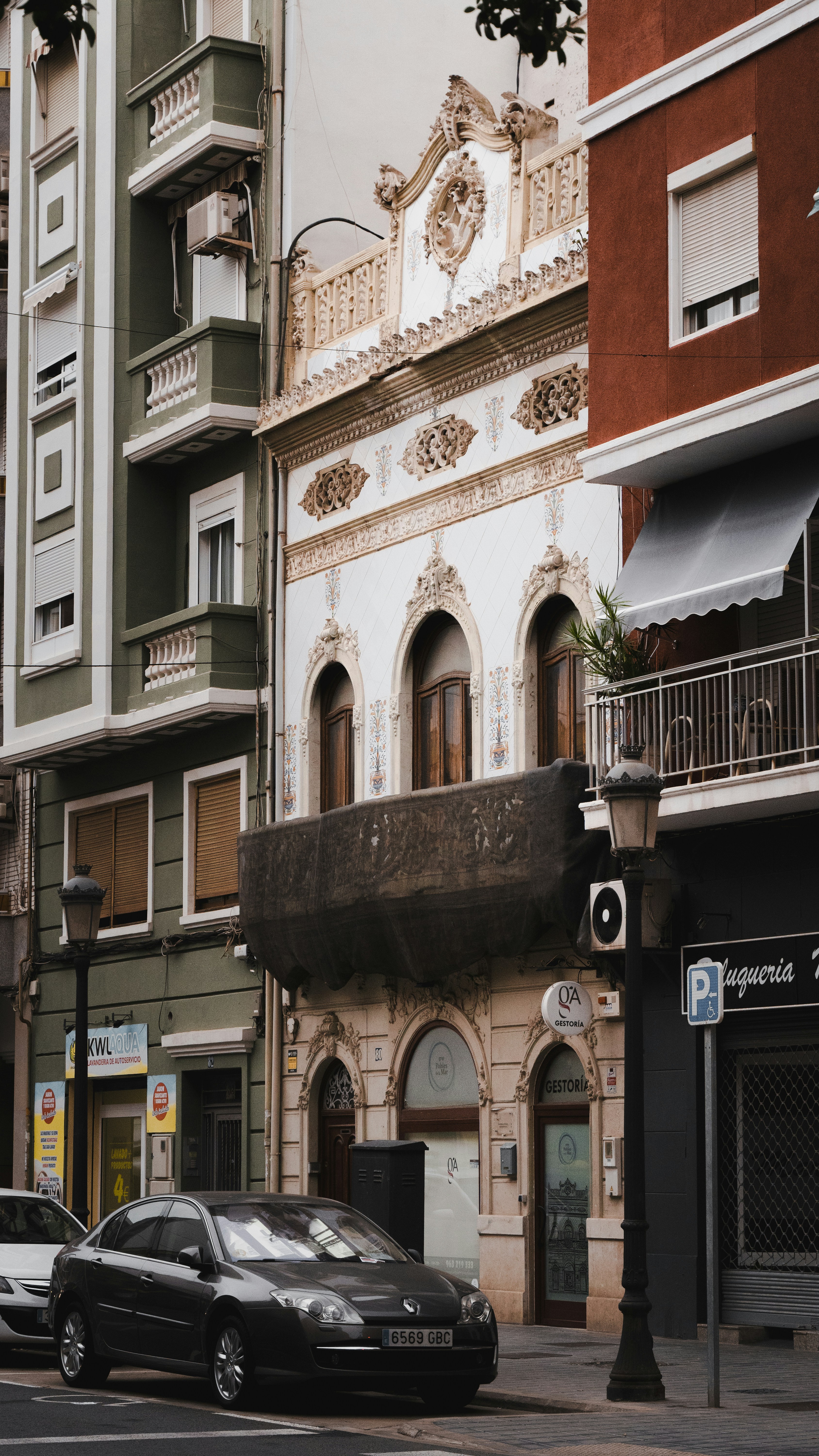 Photo by pablodelafuente