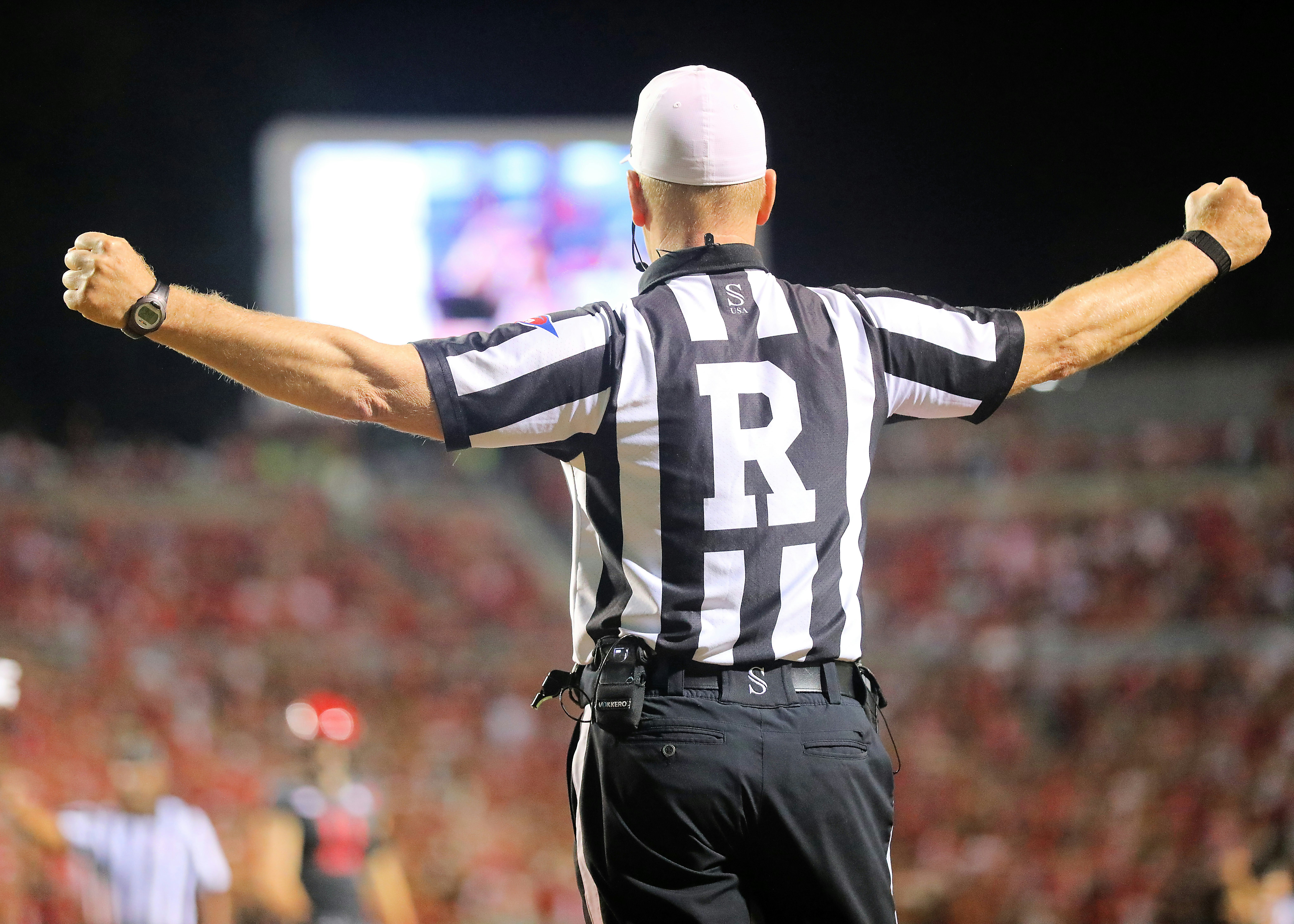 The Escape Hatch: How Quarterbacks Figured Out the Intentional Grounding Rule Has a Massive Blind Spot