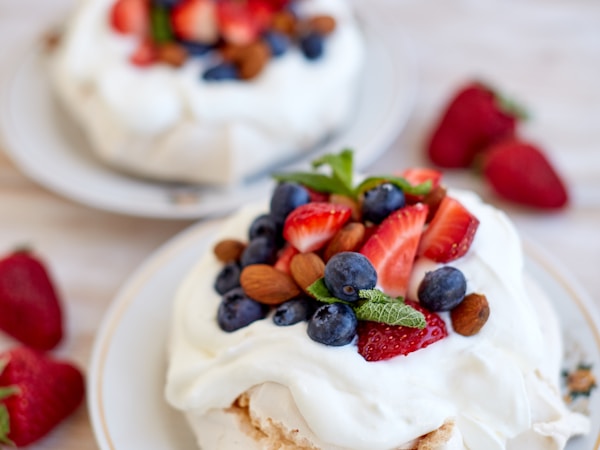 Dulce de Leche Pavlova