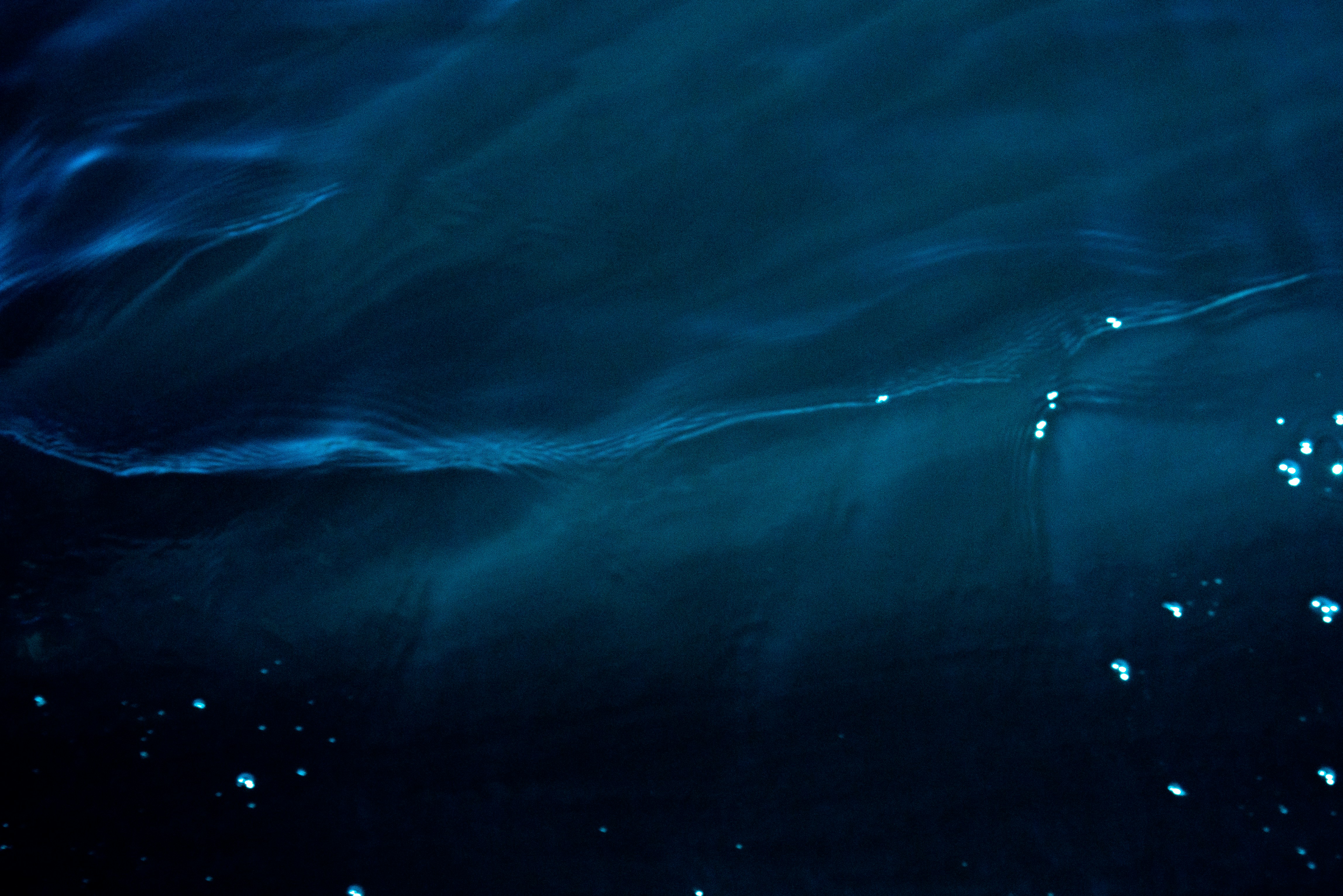 blue water wallpaper, wallpaper, Acne and Swimming: How Salt Water & Chlorine Affect Skin 6