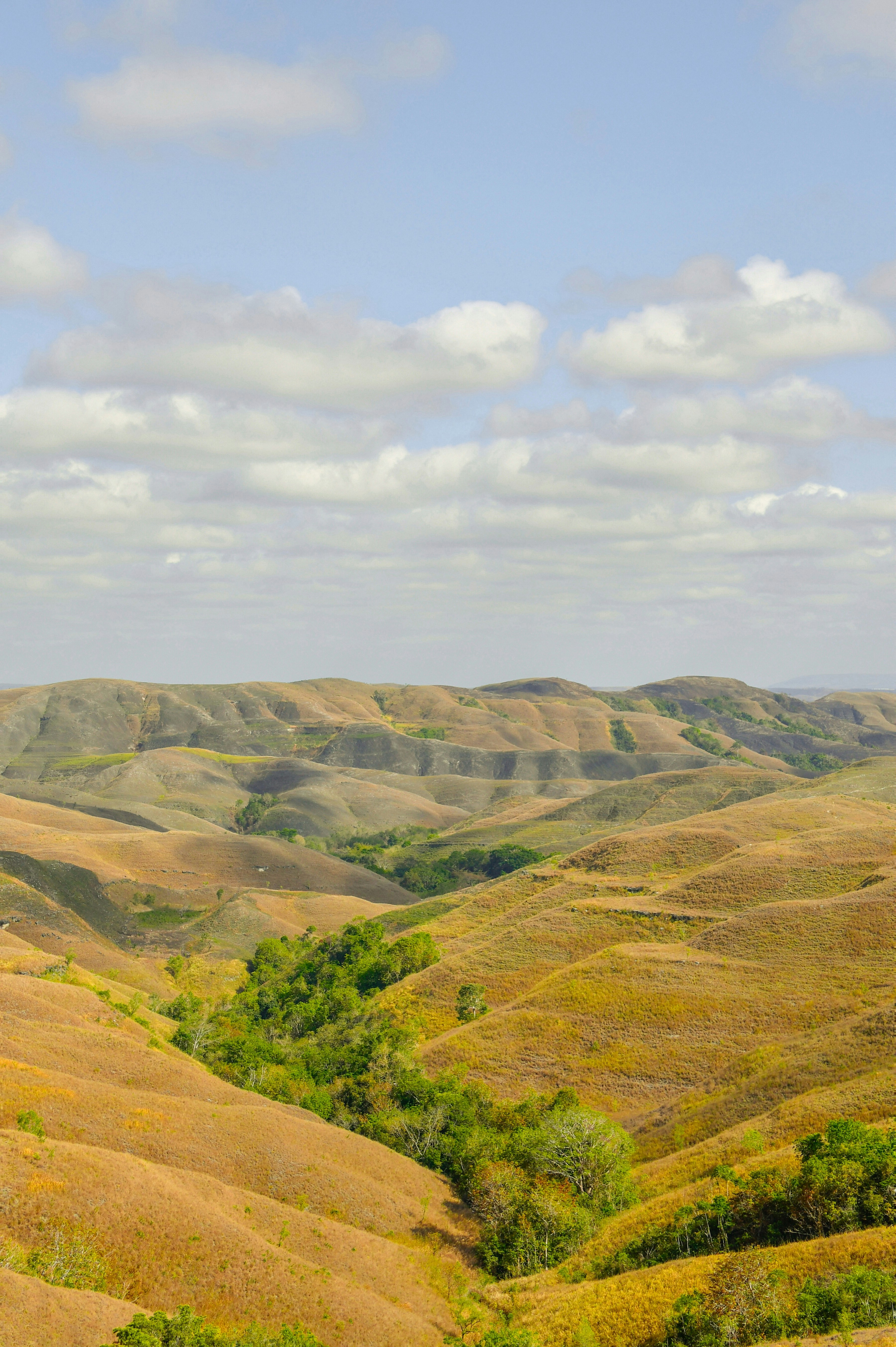una vista panoramica sulle colline e sulle valli