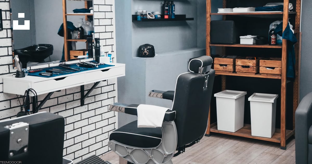 Foto Una Habitaci n Con Una Silla Estantes Y Secador De Pelo Imagen foto-una-habitaci-n-con-una-silla-estantes-y-secador-de-pelo-imagen