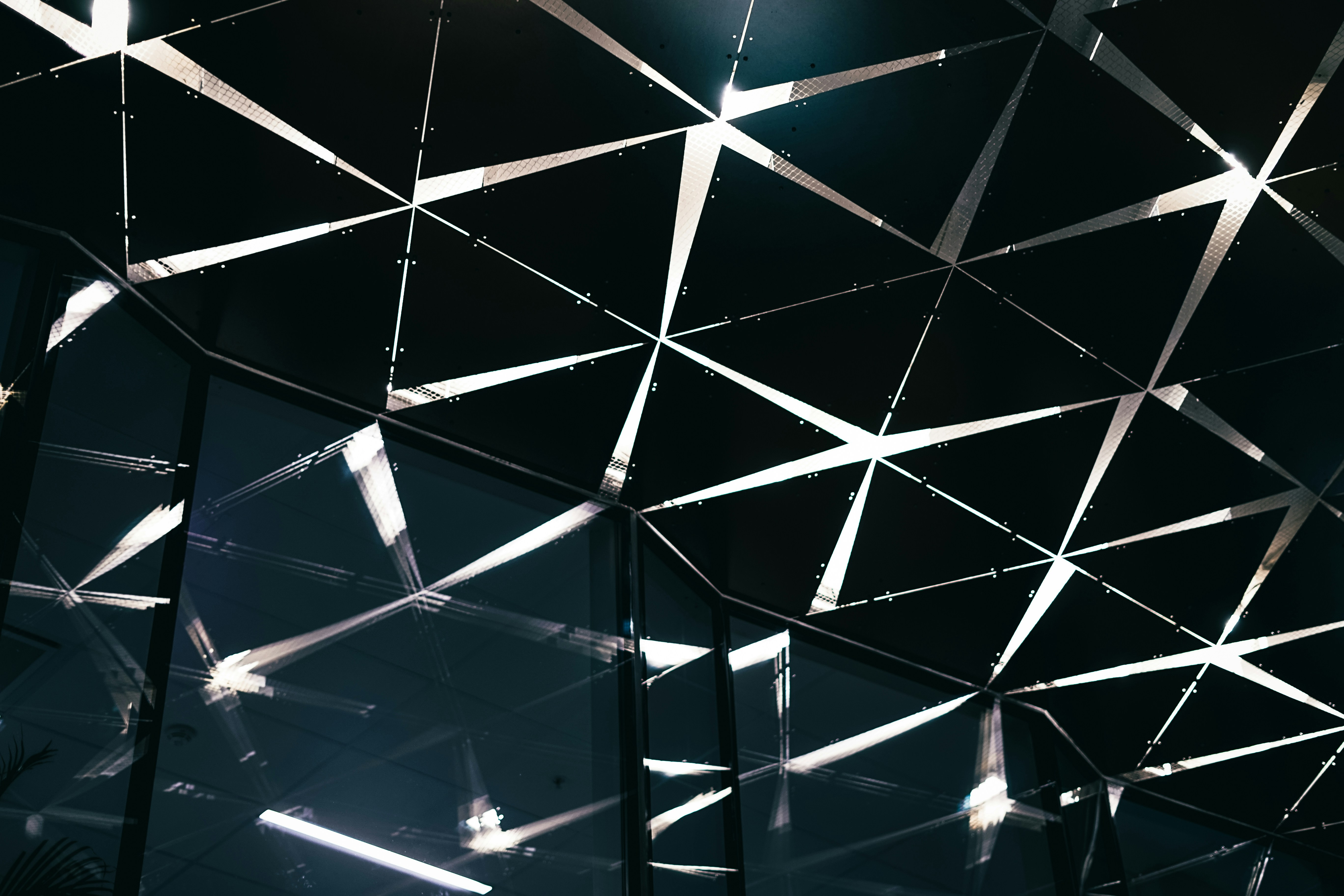 The Mirroring Effect: The magic behind Isopraxism