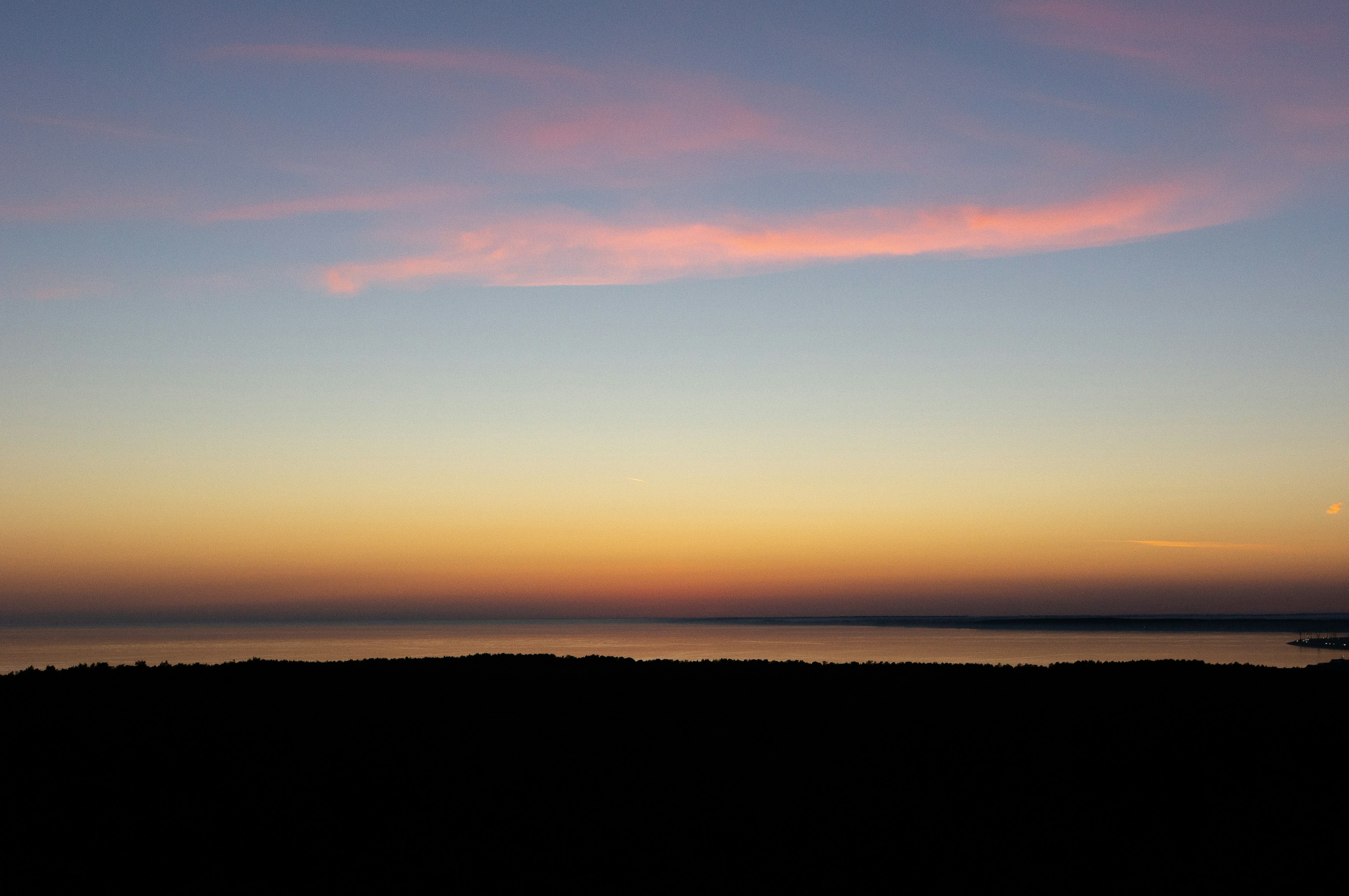 Photo by batondamdinov