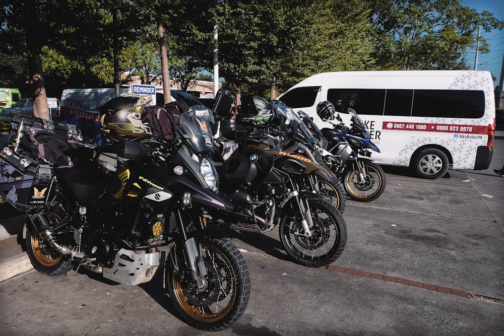 a group of motorcycles parked next to each other