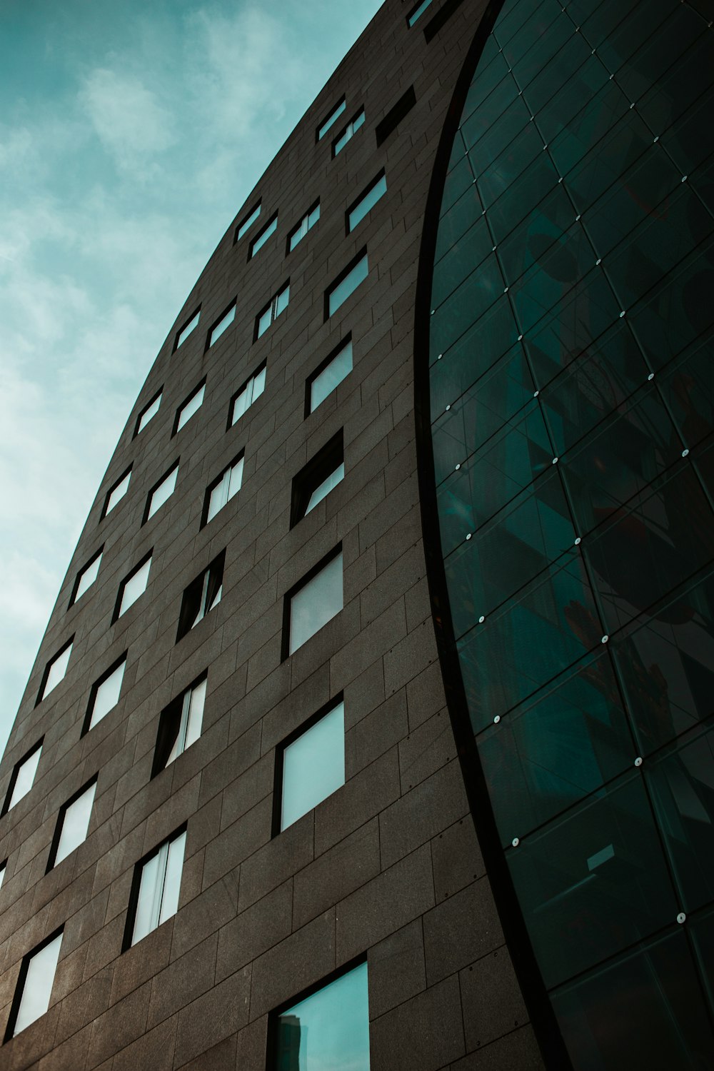 a tall building with lots of windows on it