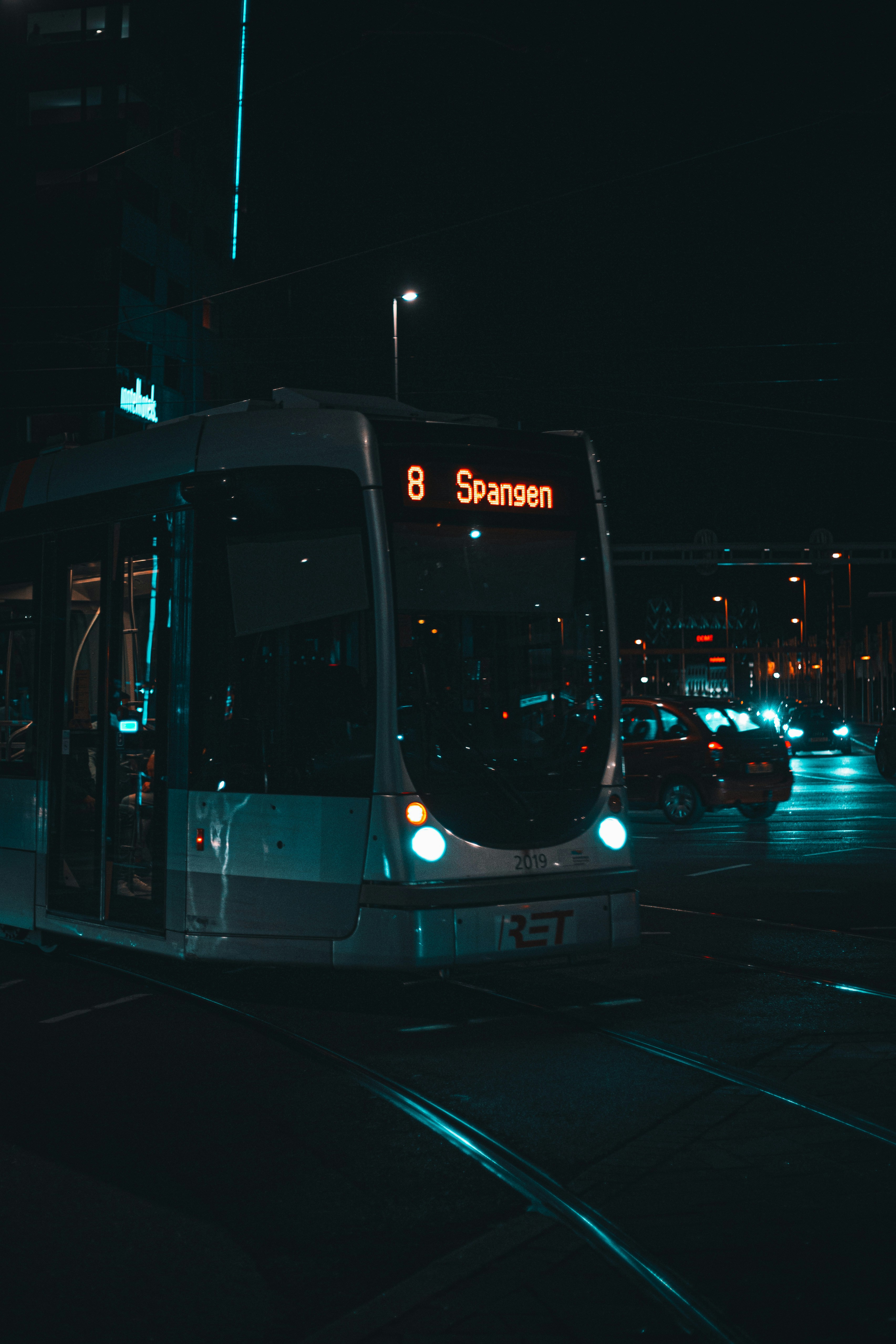 gray computer monitor