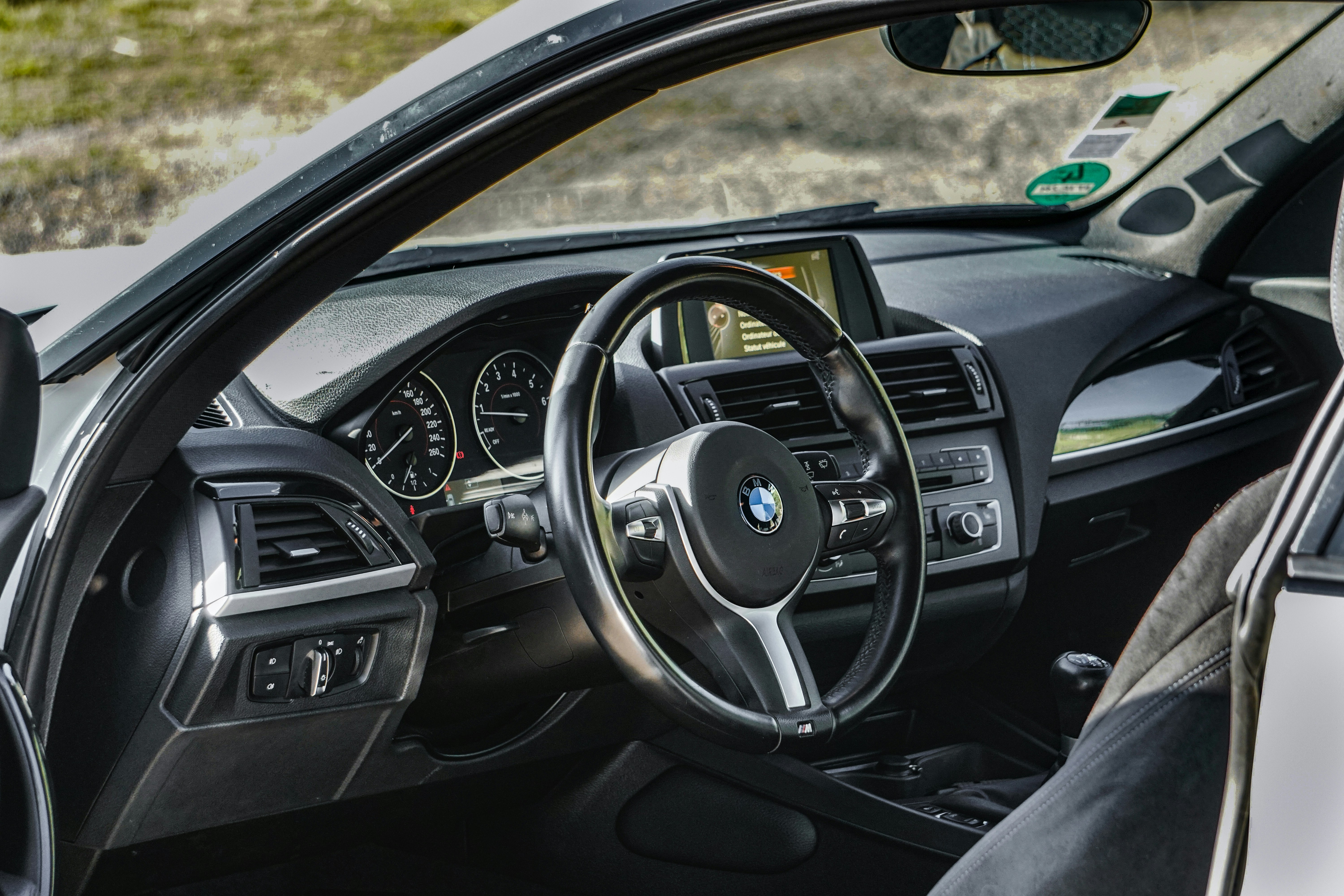 アルカンタラとアルカンターラ素材の関係