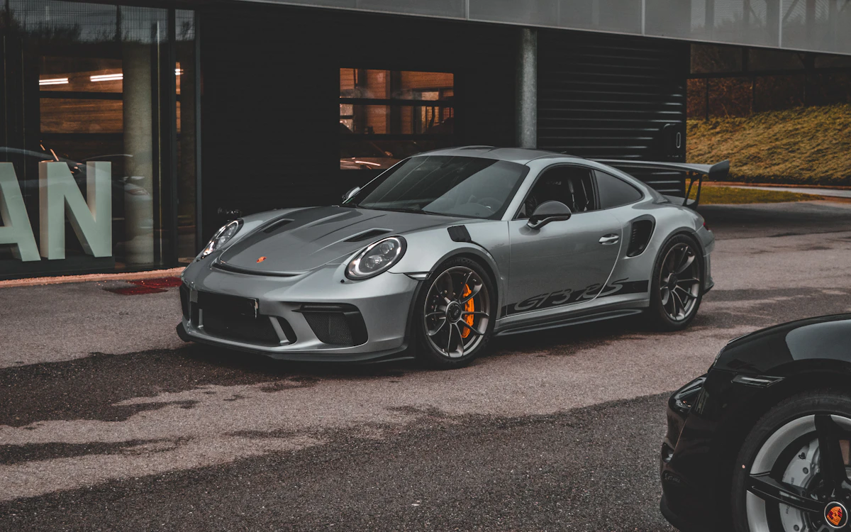 Porsche 911 GT3 grigia