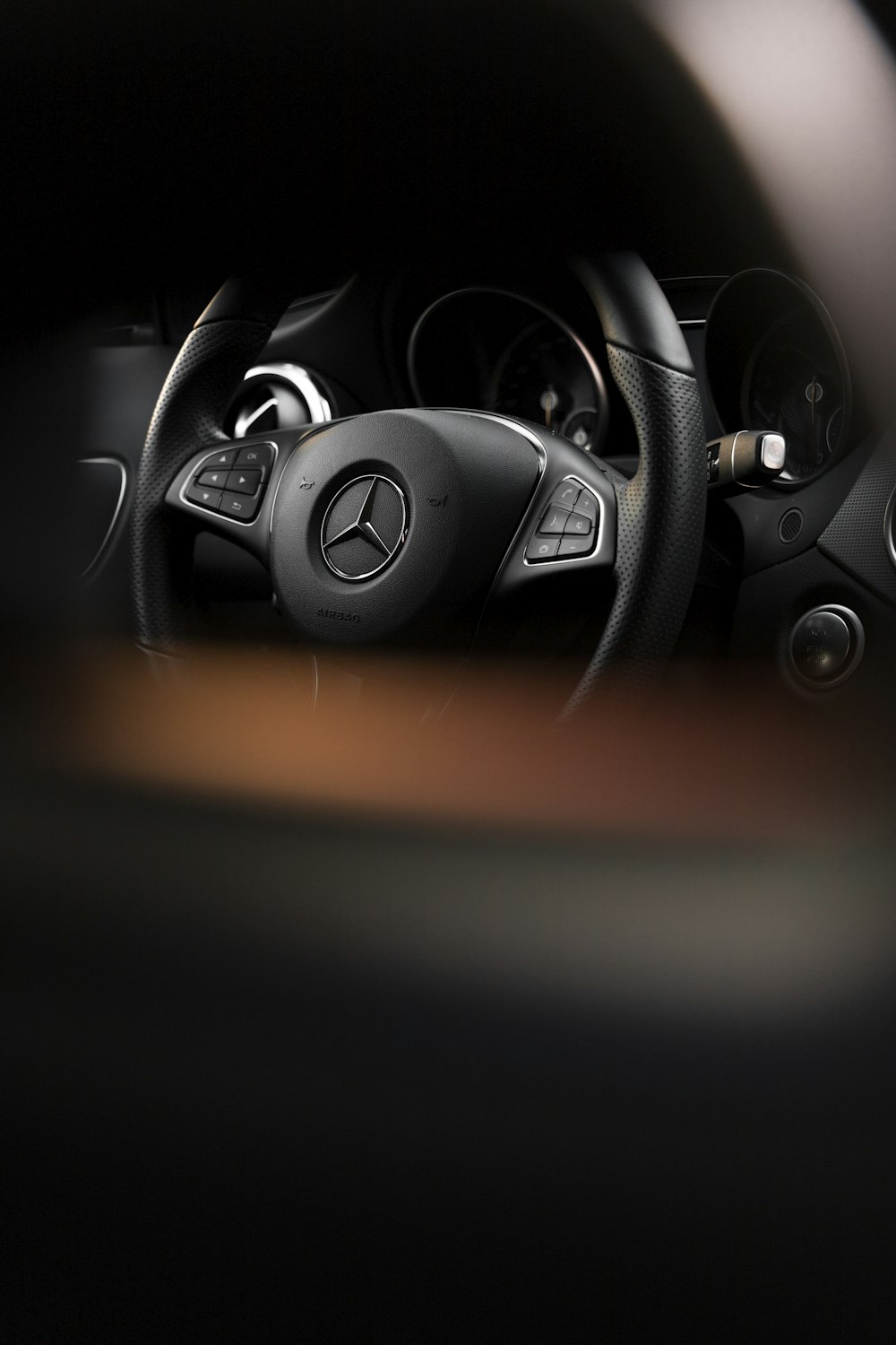 the steering wheel of a mercedes benz benz benz benz benz benz benz benz benz benz