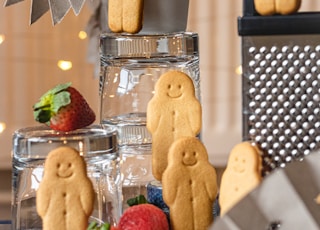 Do you like making your own decorations for the festive season? These are some of my hand made decorations for the festivals and some store bought gingerbread cookies. Happy holidays!