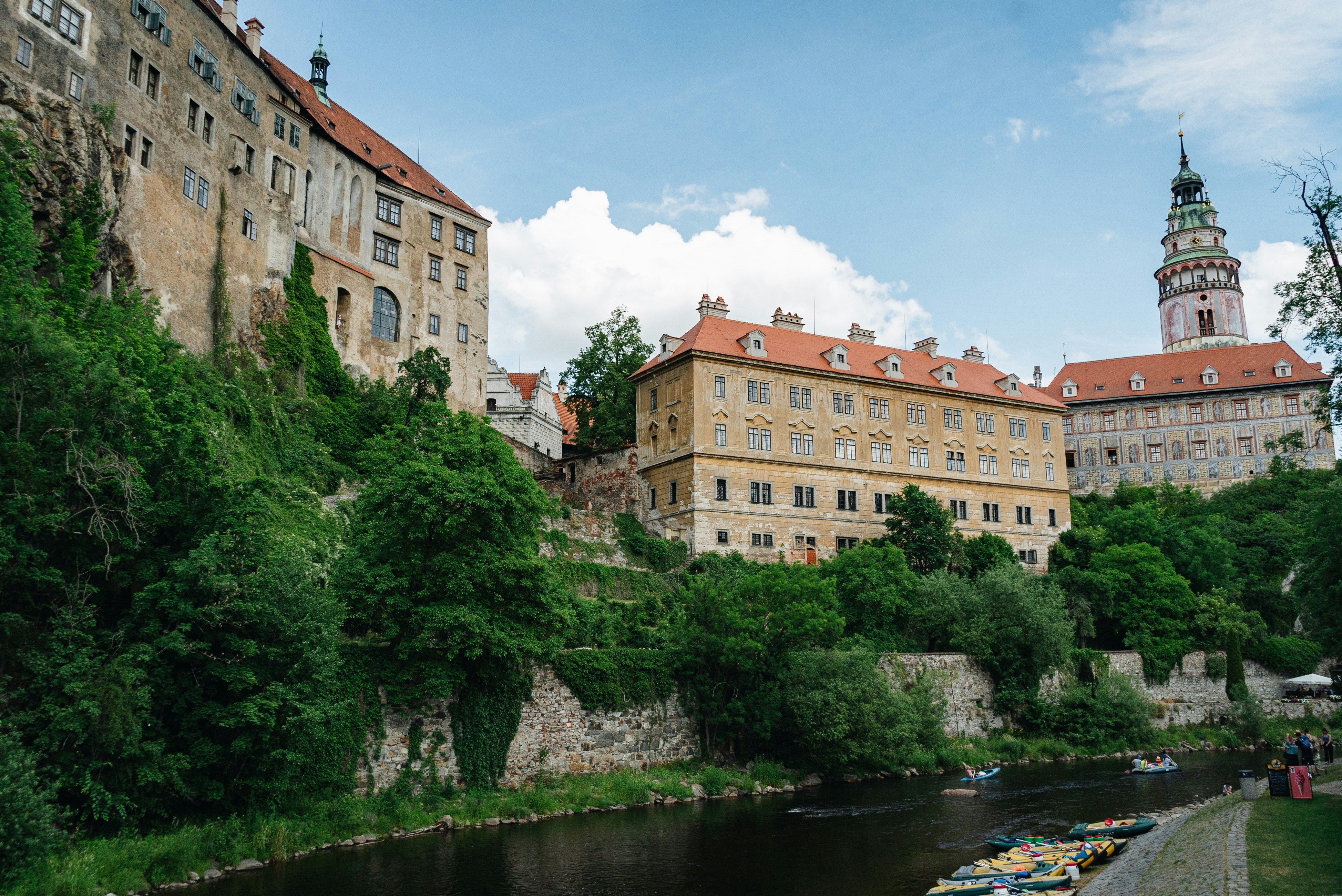 Stay online in the Czech Republic with a prepaid eSIM from eSIMlii. Instant activation, no roaming charges, and reliable coverage.