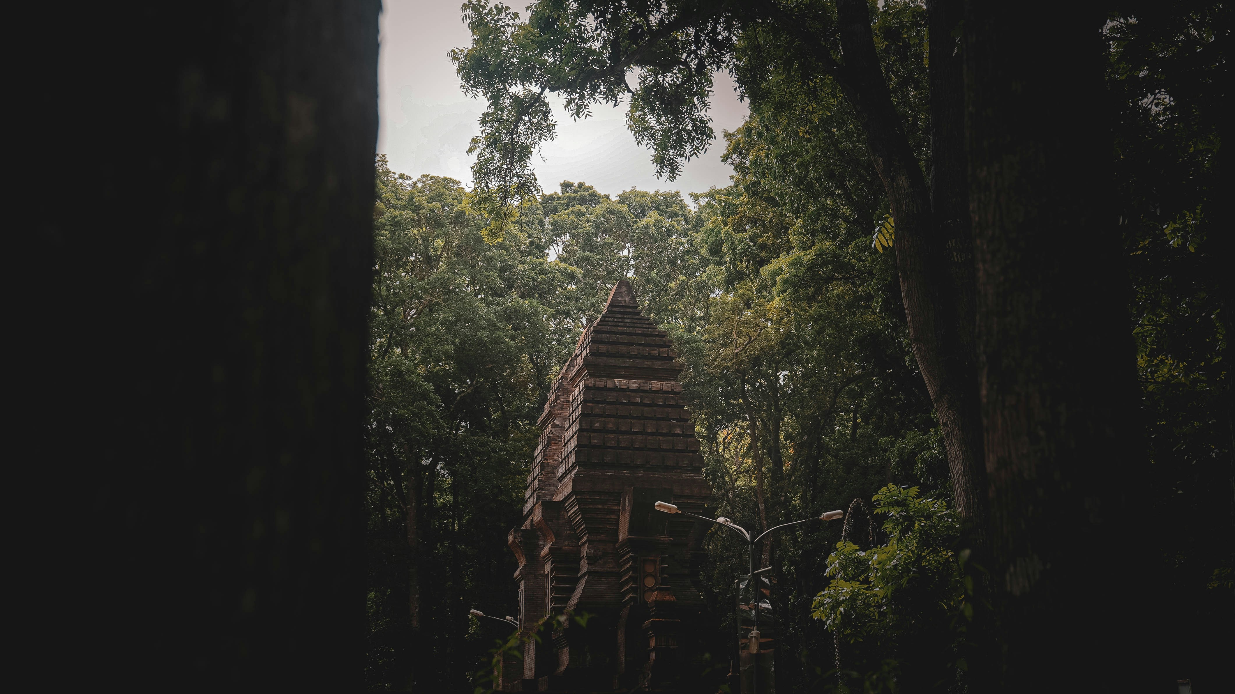 banyuwangi ancient temple, wallpaper, Misteri Perang Uhud Banyuwangi: Sejarah & Fakta 3