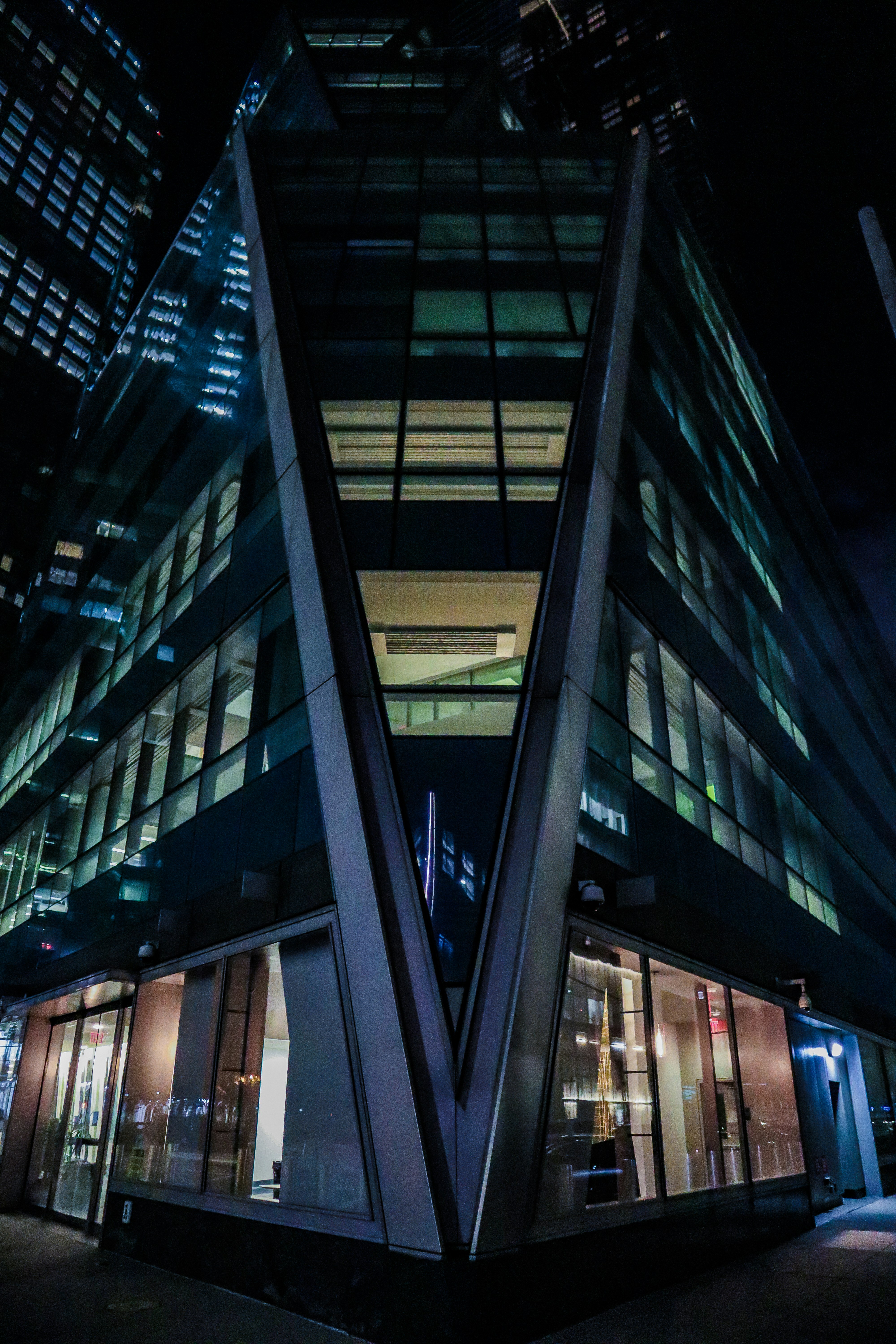 Photo by luisyibirin