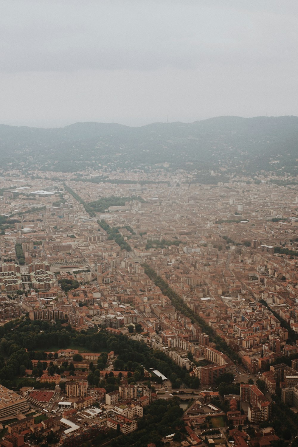 Una vista di una città da un aereo