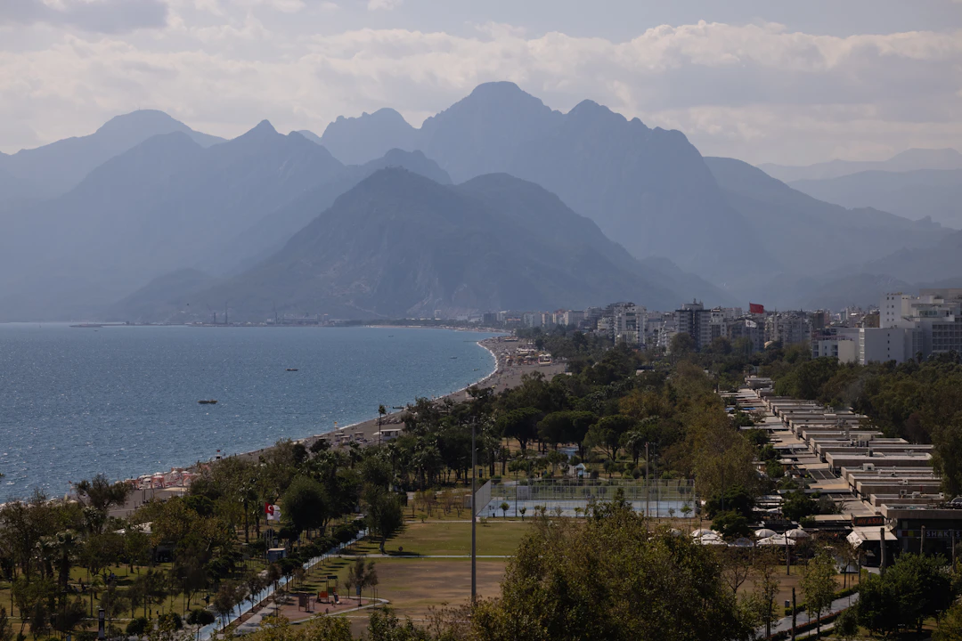 12-Day Middle East Coastal Budget Itinerary - April