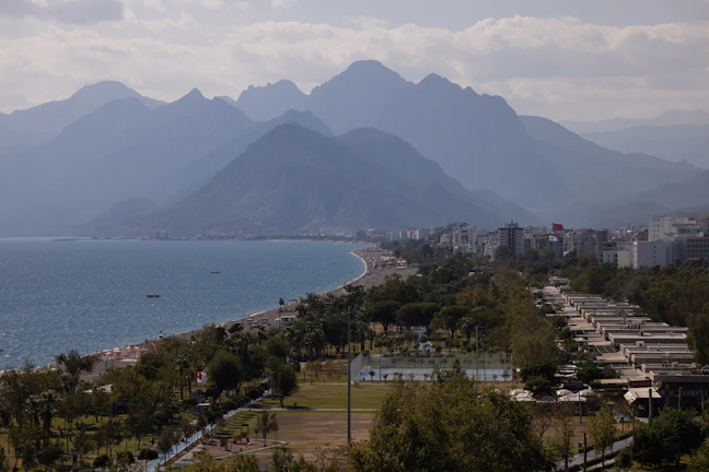 12-Day Middle East Coastal Budget Itinerary - April