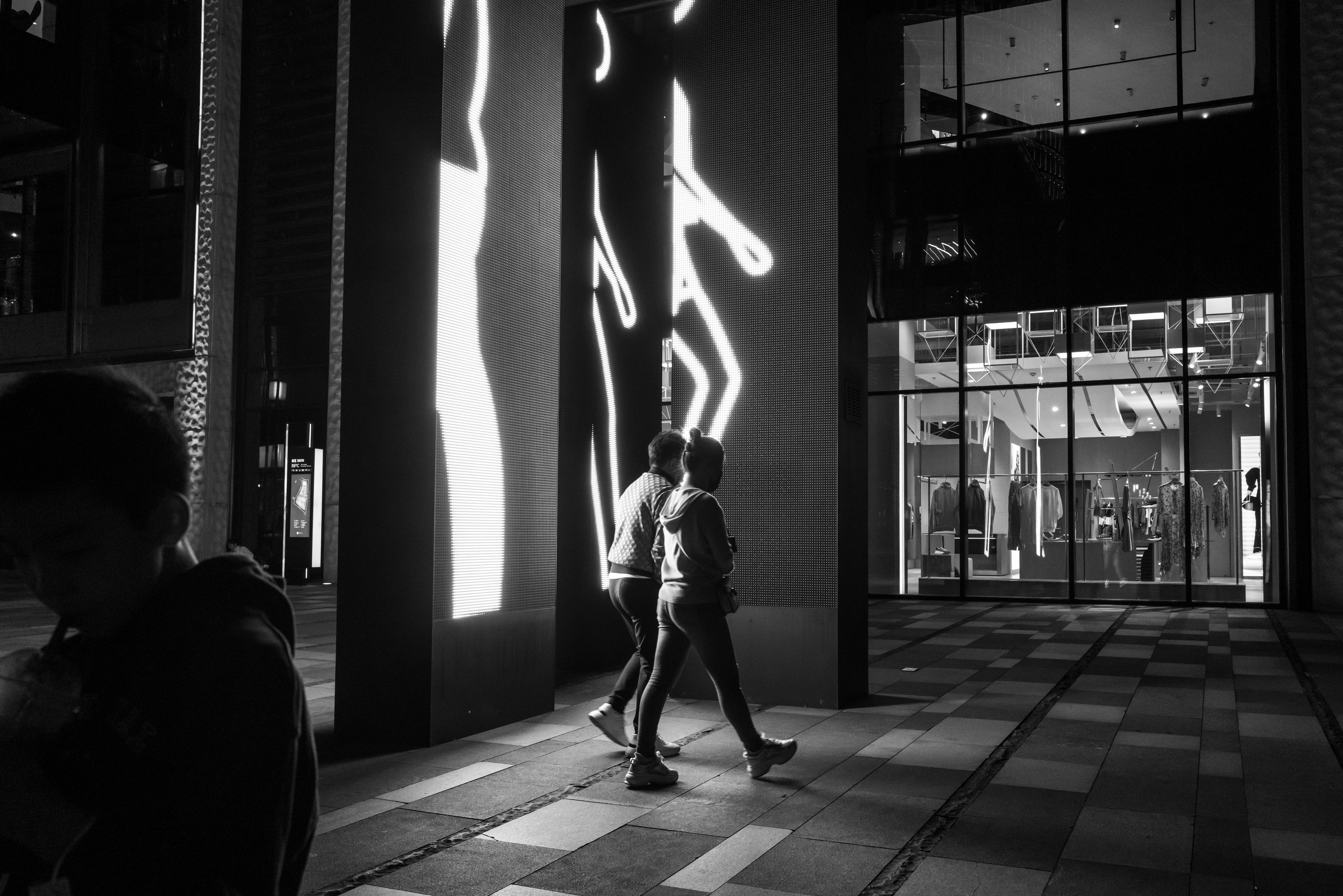 Photo by derekleej