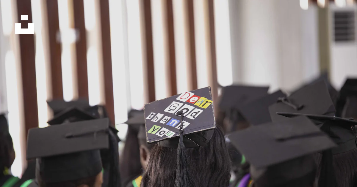 Graduation R Pictures A group of graduates wearing graduation caps and gowns photo – Free ...