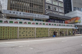 photo 1635071236353 01c6ee0d78de?q=85&w=275&h=275&fit=crop