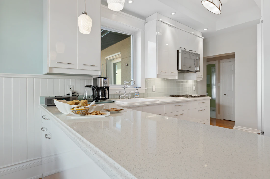Light kitchen