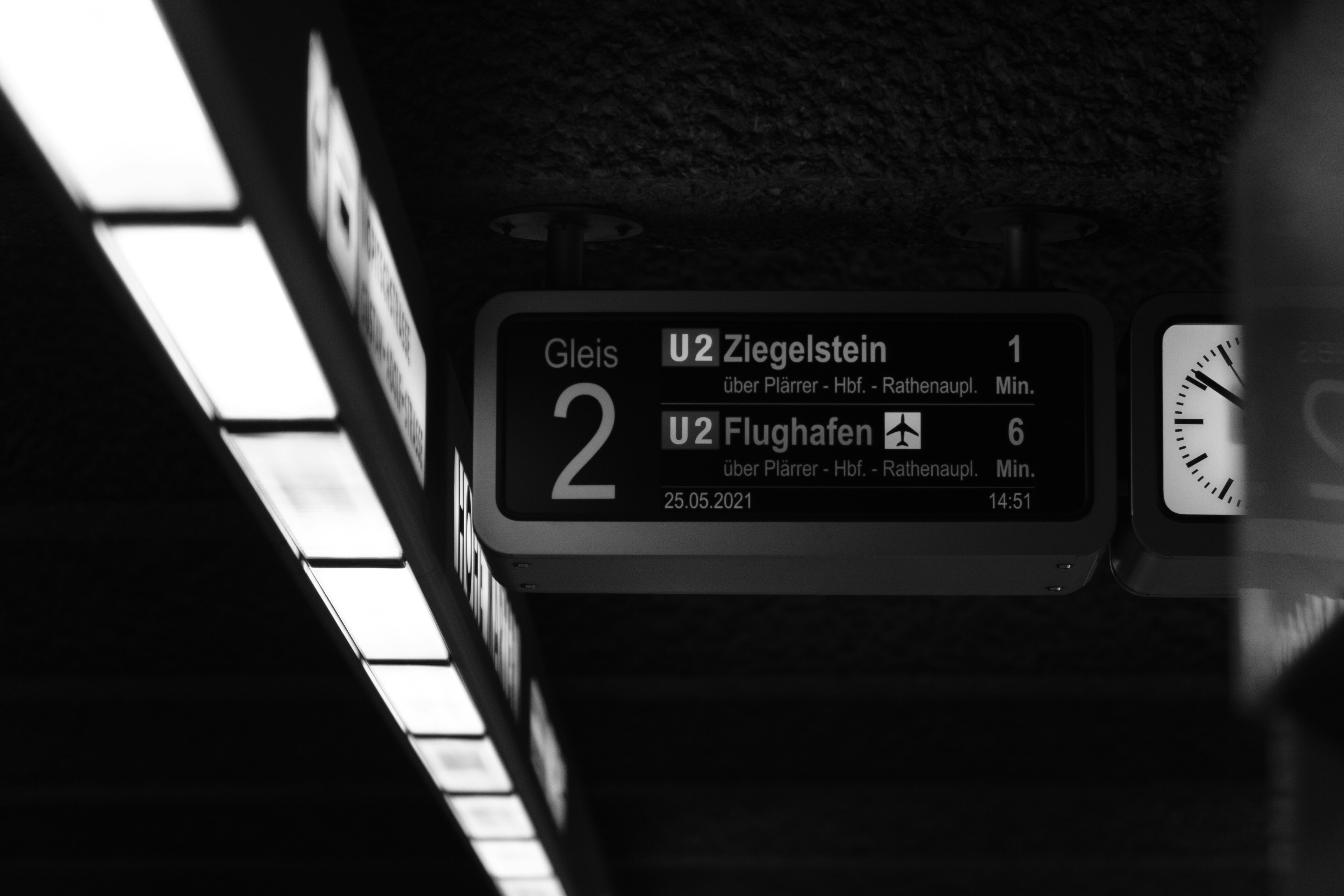 photo-1635200009128-b701091a93ba?ixid=M3wxMjA3fDB8MXxzZWFyY2h8MTJ8fGhpZ2hzdGFrZXMlMjA3Nzd8ZW58MHx8fHwxNzQ5NDQ2MDgwfDA\u0026ixlib=rb-4.1.0