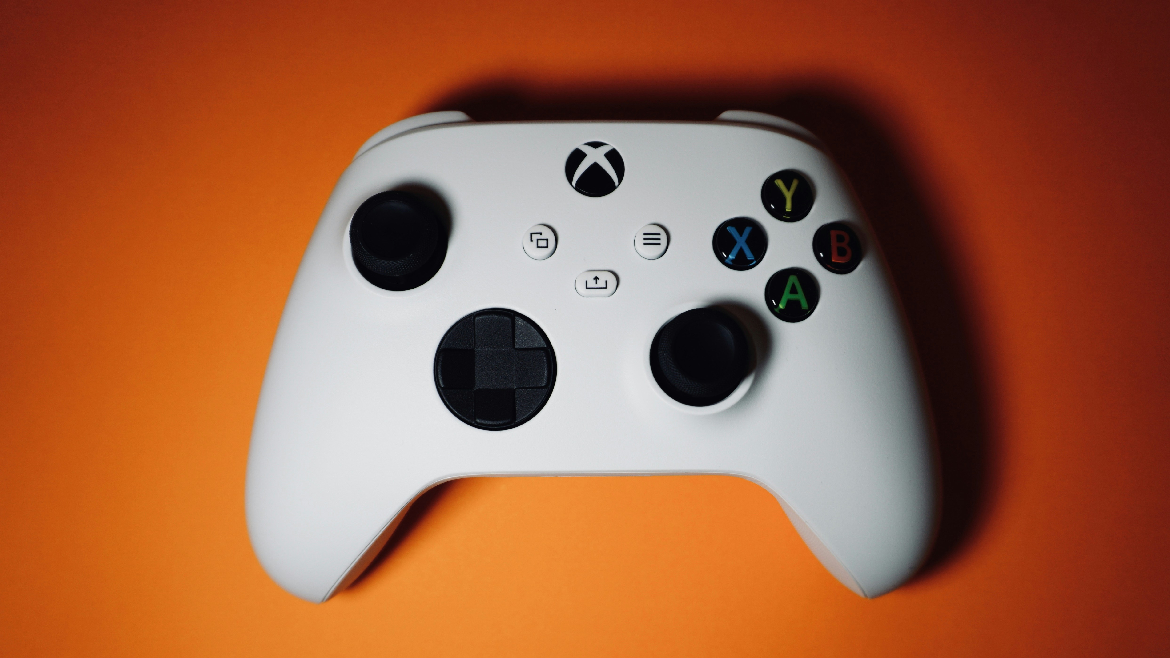 Game Pass не оправдал ожиданий: Microsoft теряет интерес к игровой индустрии и делает ставку на ИИ