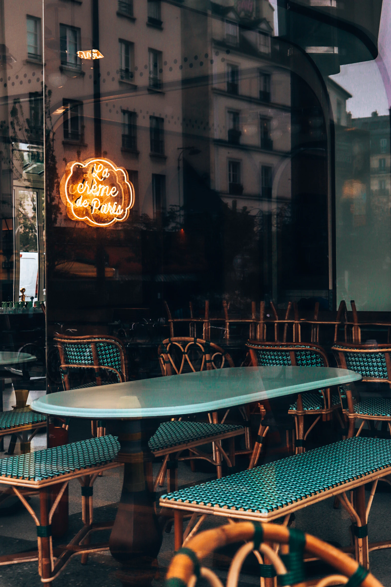 Illustrative image for where to eat in paris: plan different kinds of meals.