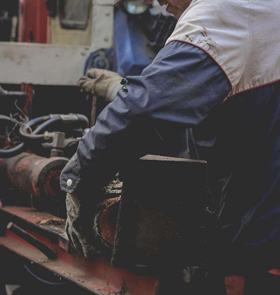 Réparation d'un vérin hydraulique sur un engin de chantier