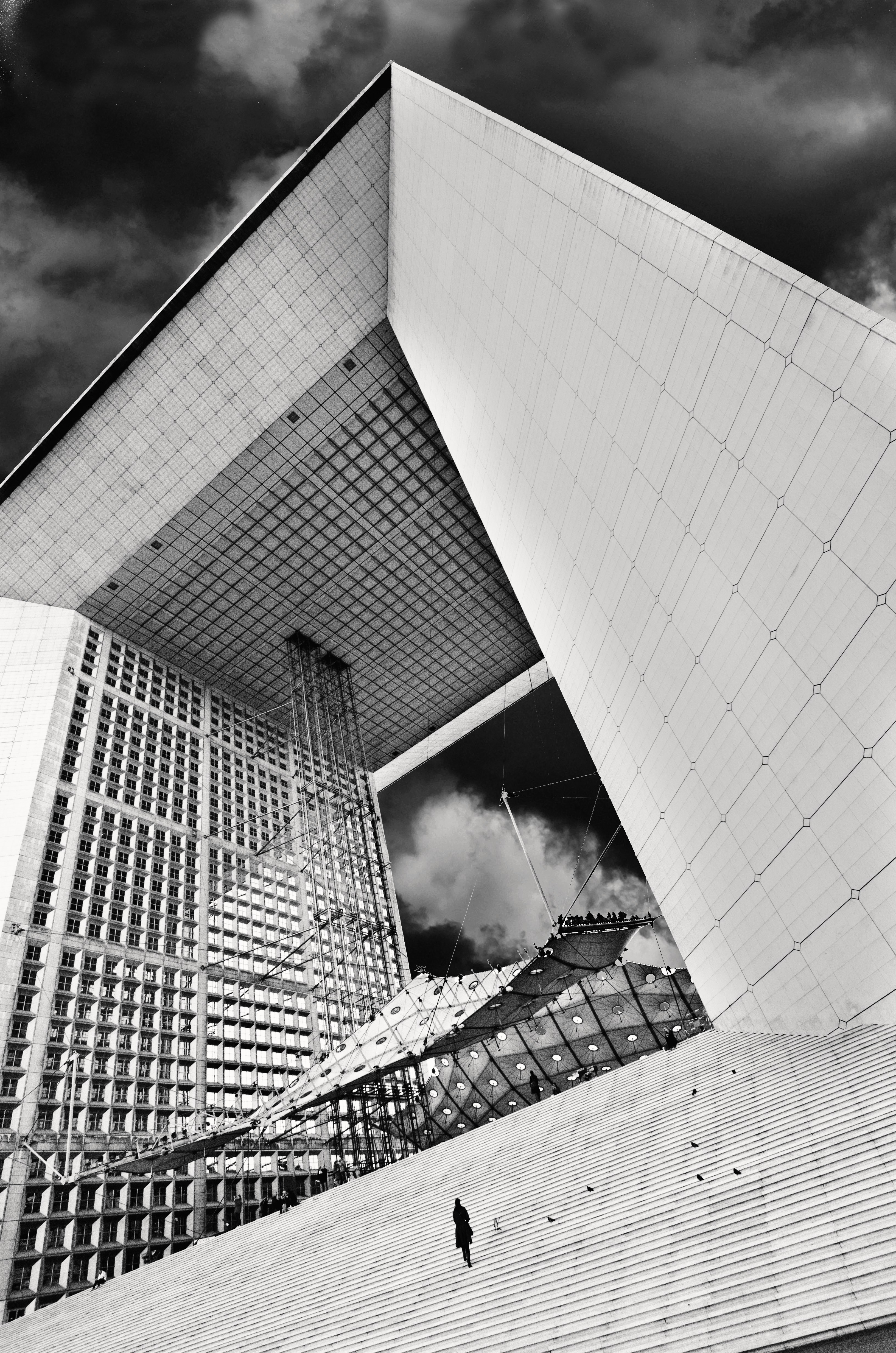 a black and white photo of a building
