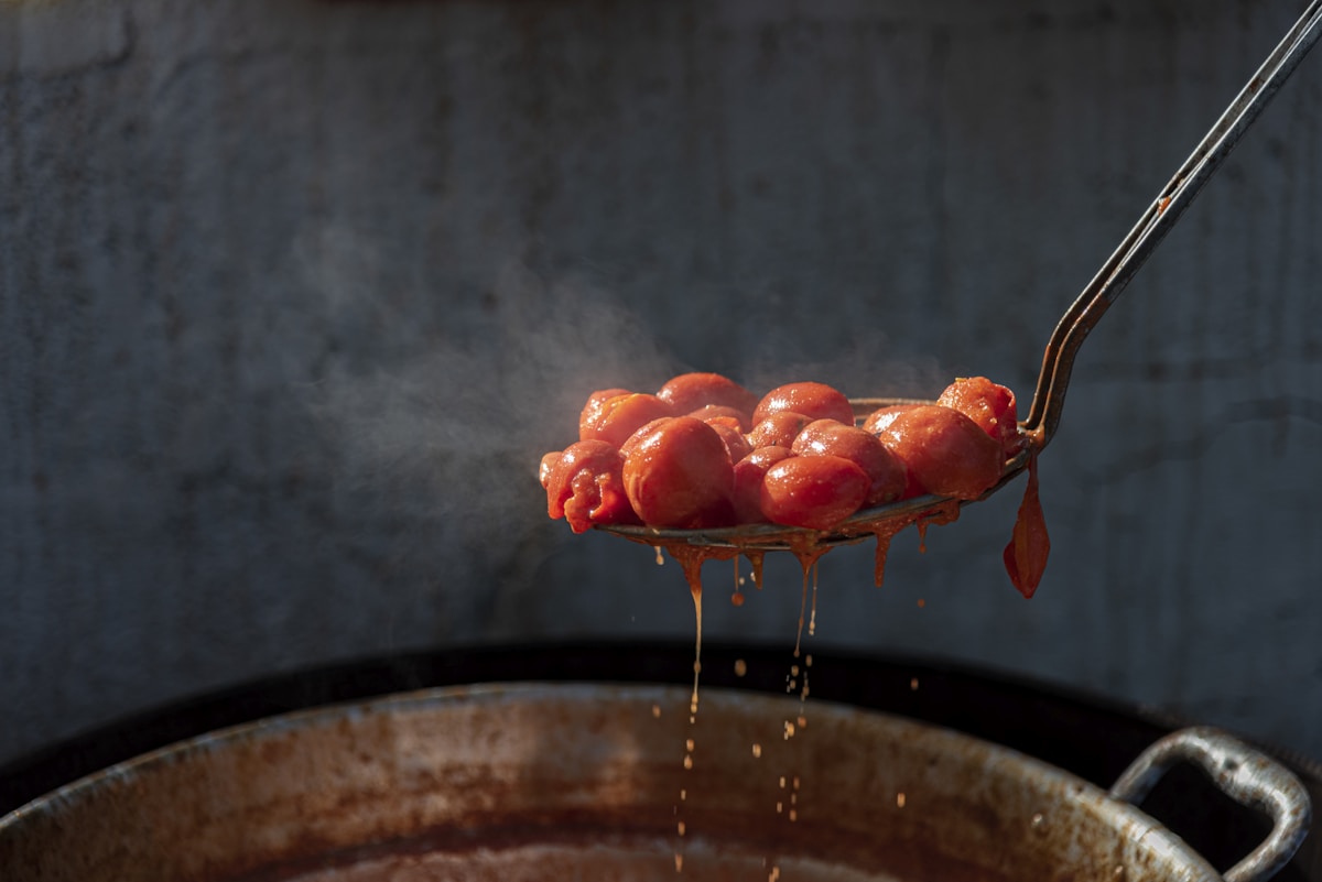 Does Cooking Tomato Sauce in Cast Iron Ruin the Seasoning?
