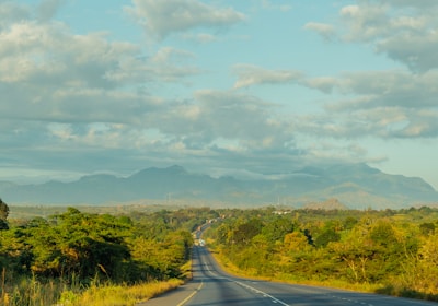 Tansania auf eigene Faust Landstraße Südtansania