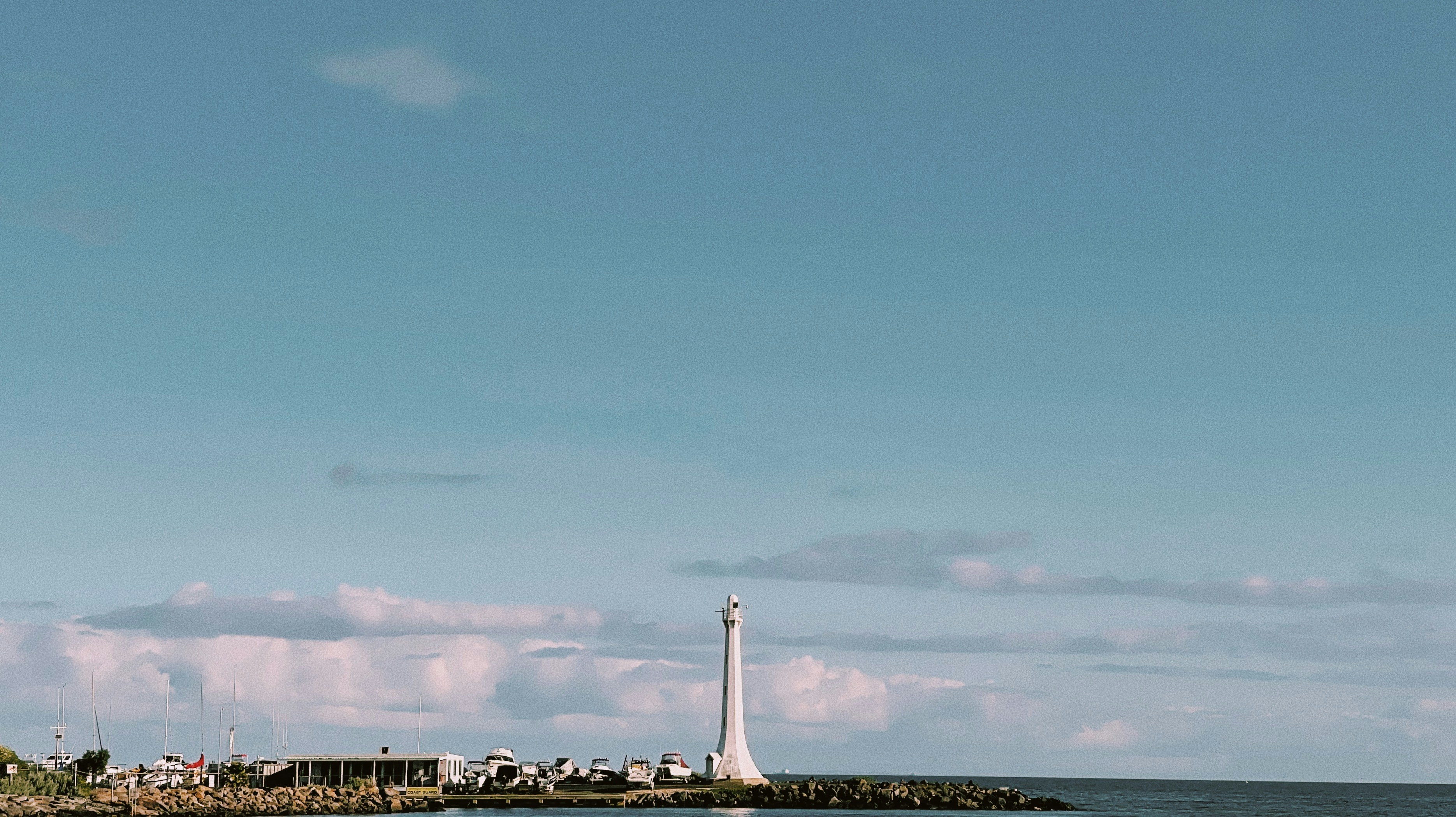 Photo by lennonzf