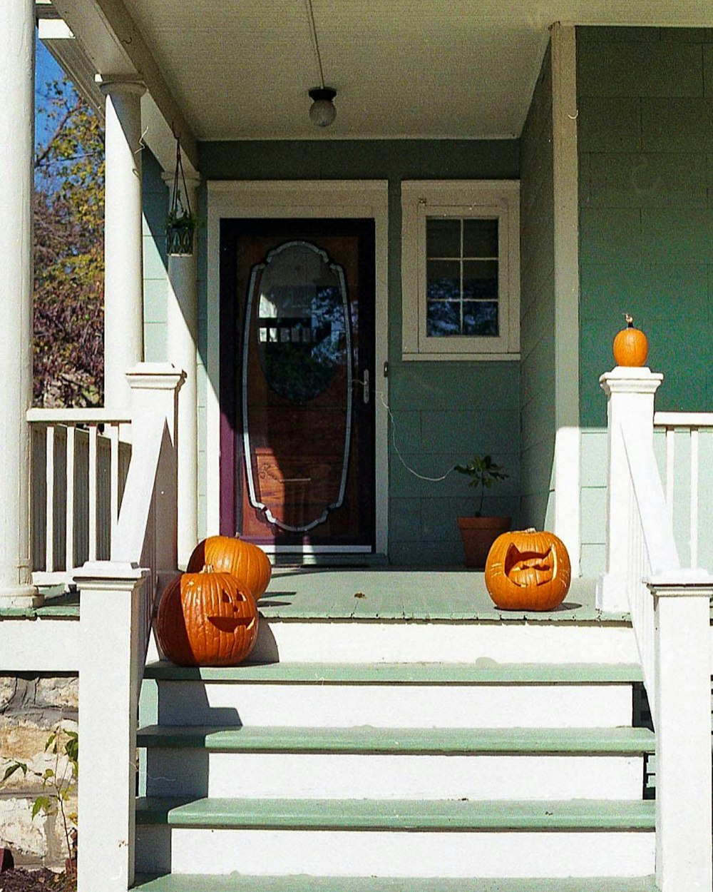 a bench next to a fireplace