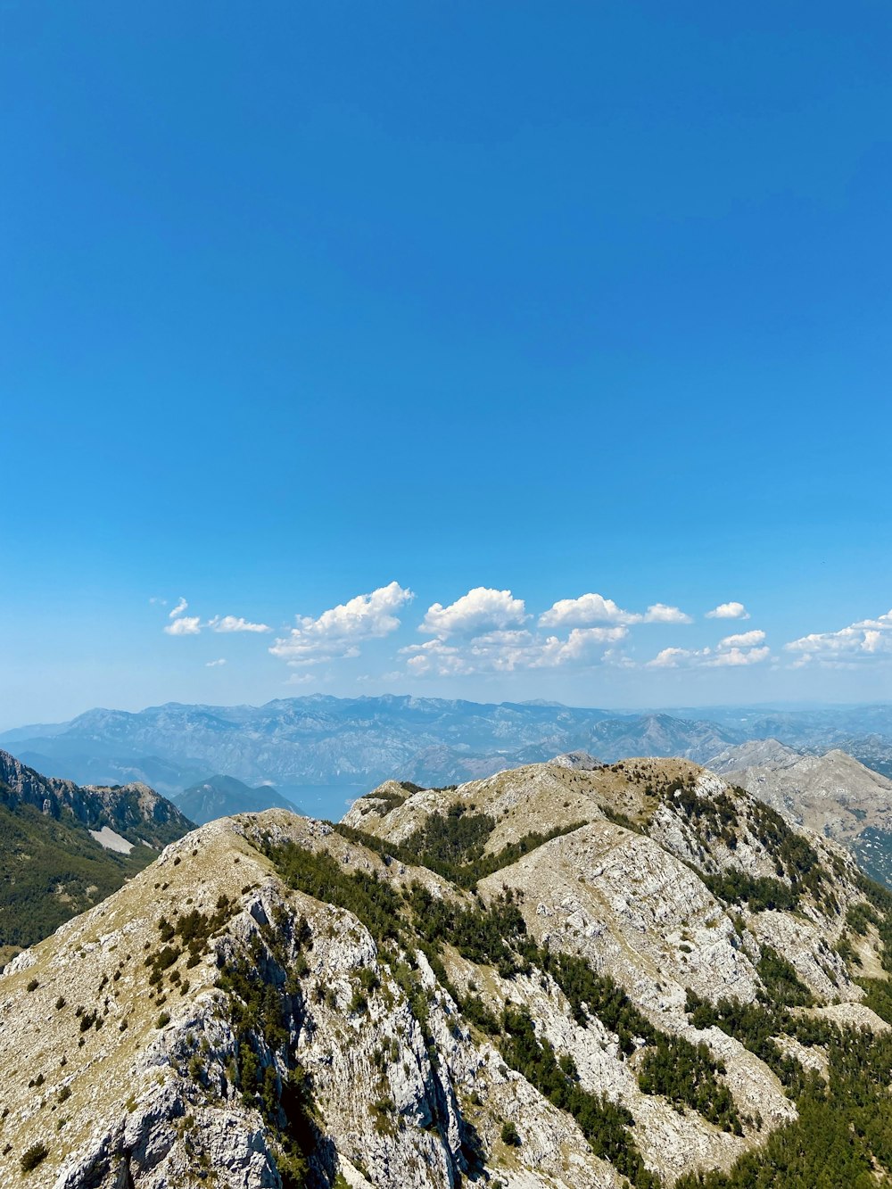 La vue depuis le sommet d’une montagne