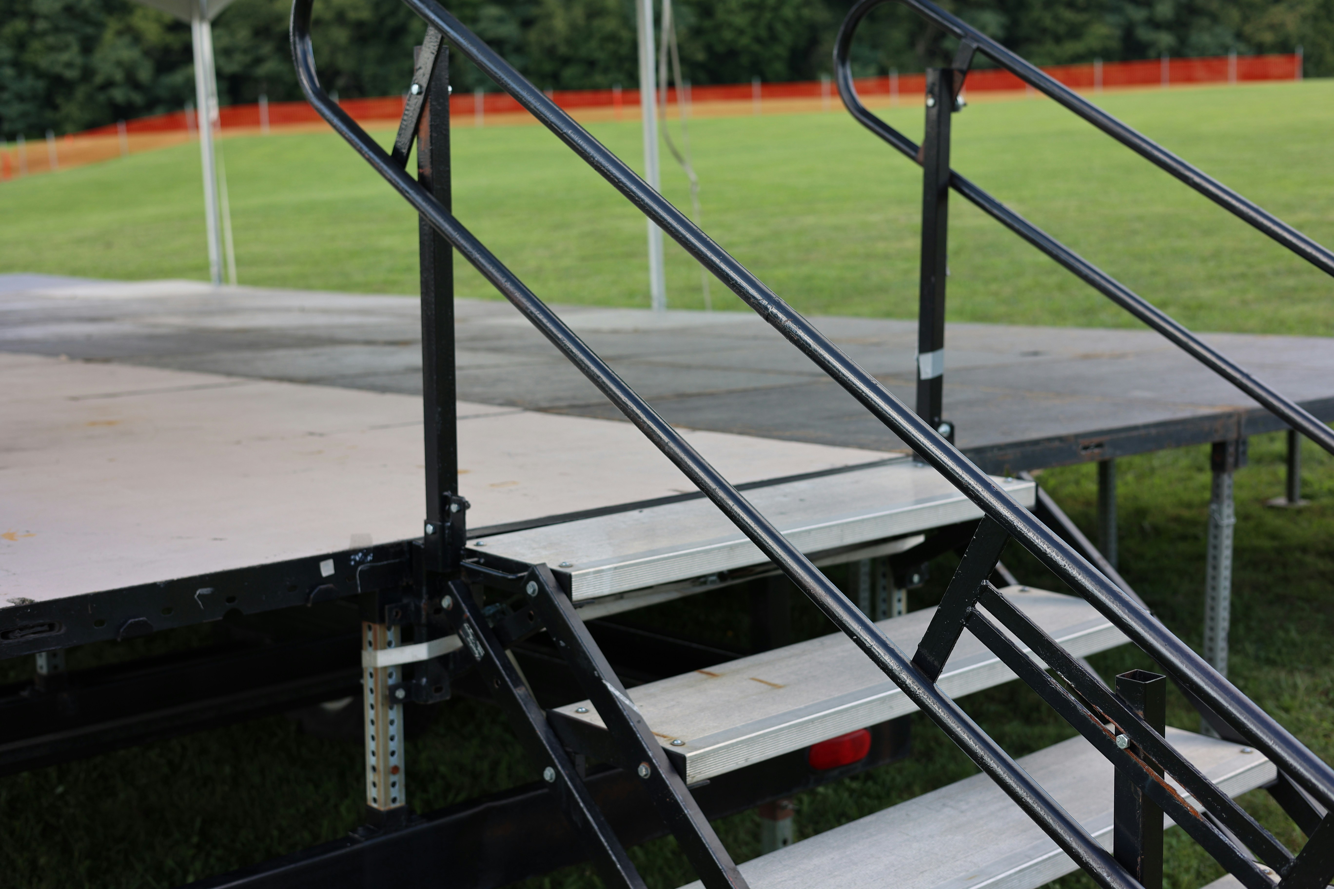 Vestuario de fútbol vacío antes de un partido decisivo