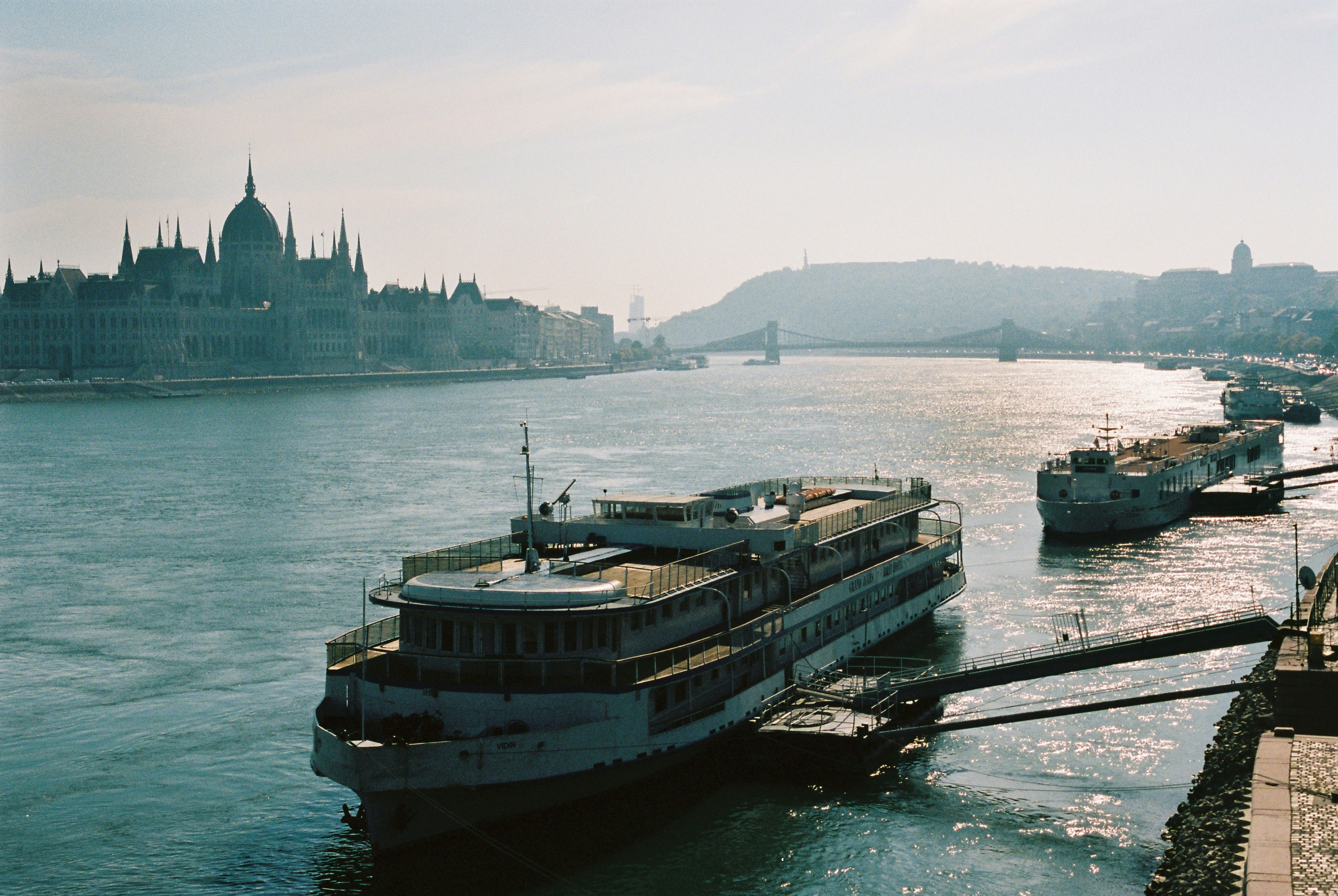 Photo by maxthake