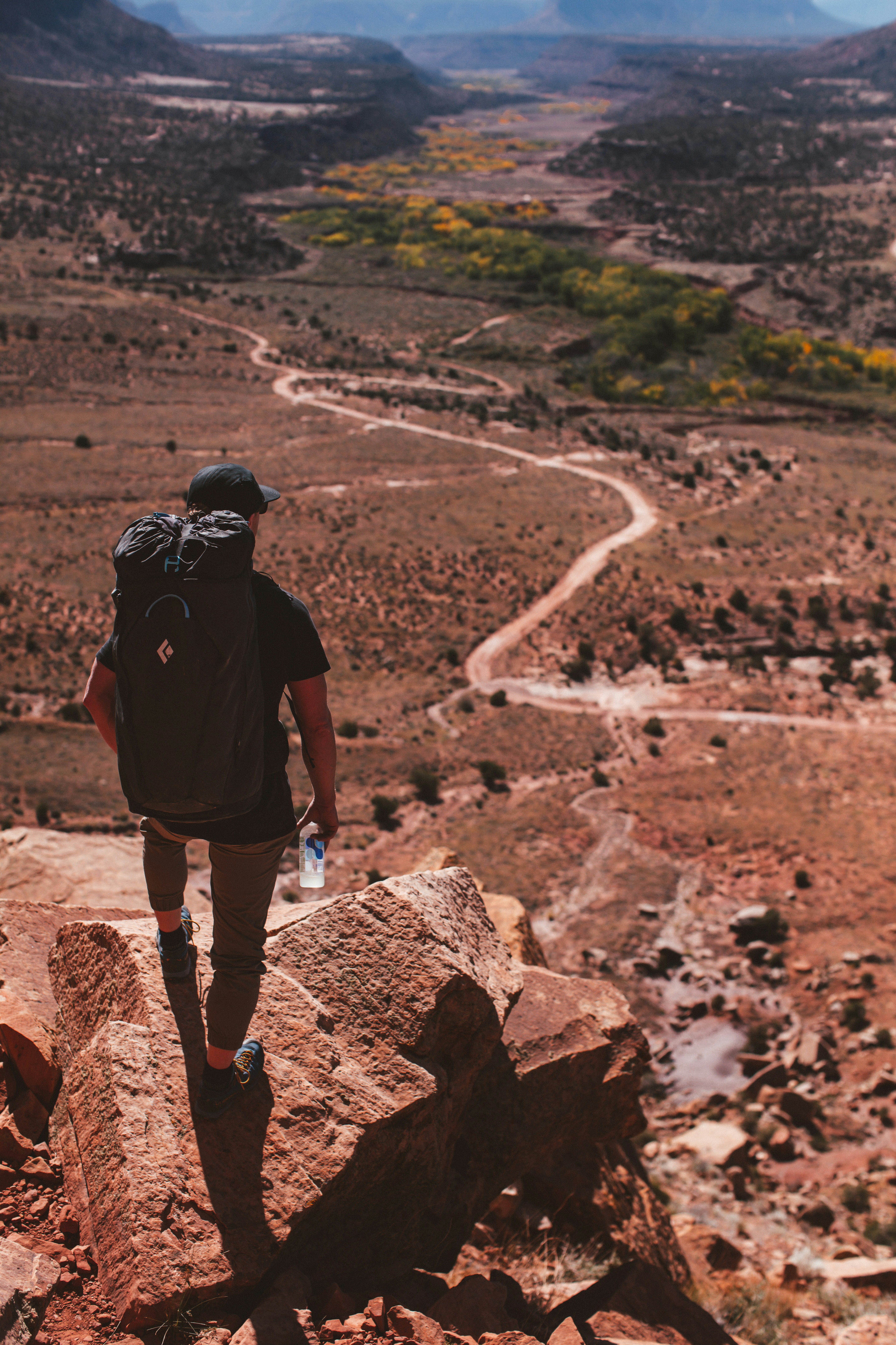 Photo by worldsbetweenlines